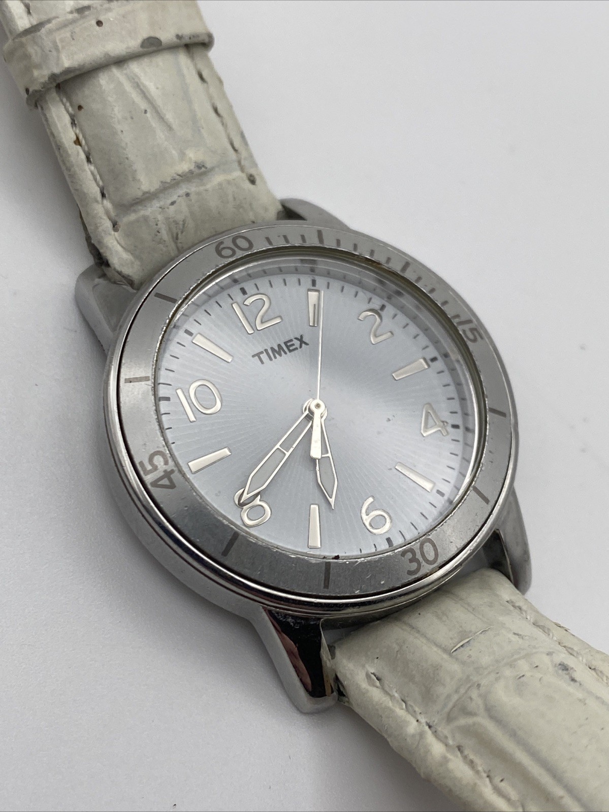 Timex Ladies White Diver Style Watch Stainless Steel 32mm Fixed Bezel New Batt