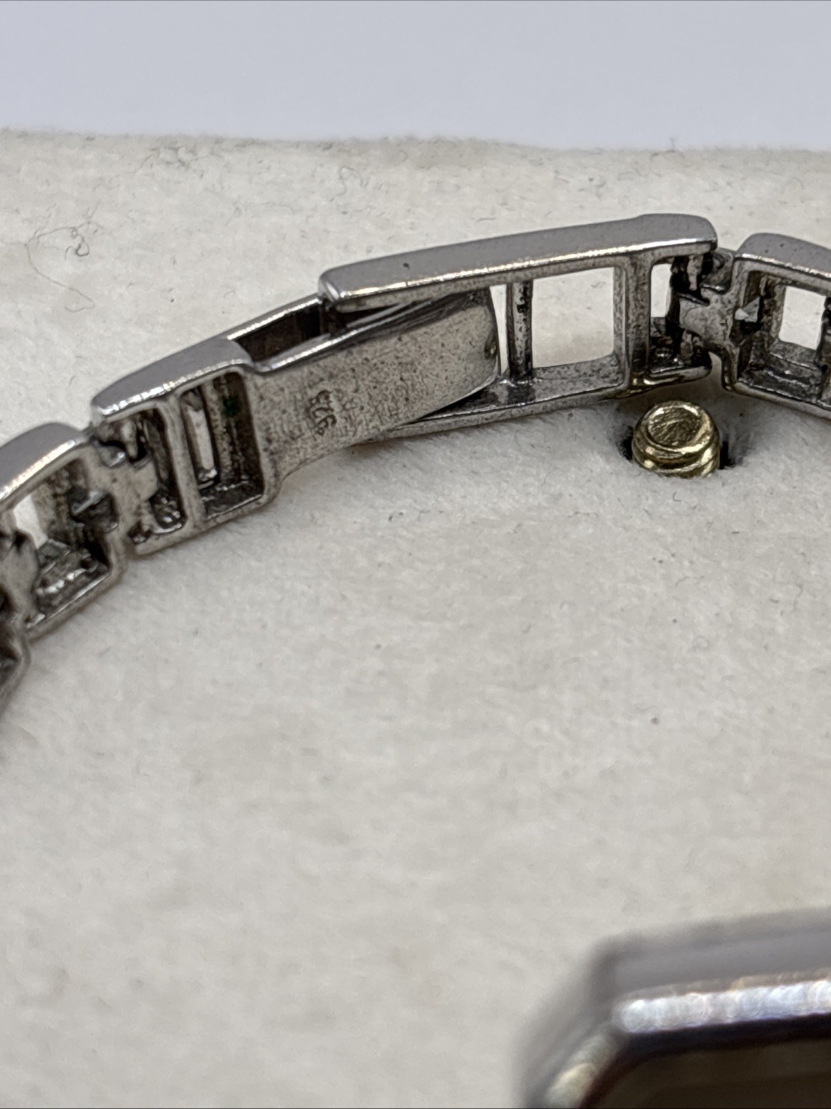 Geneve Womens Watch Sterling SilverNew Battery 7 Inch