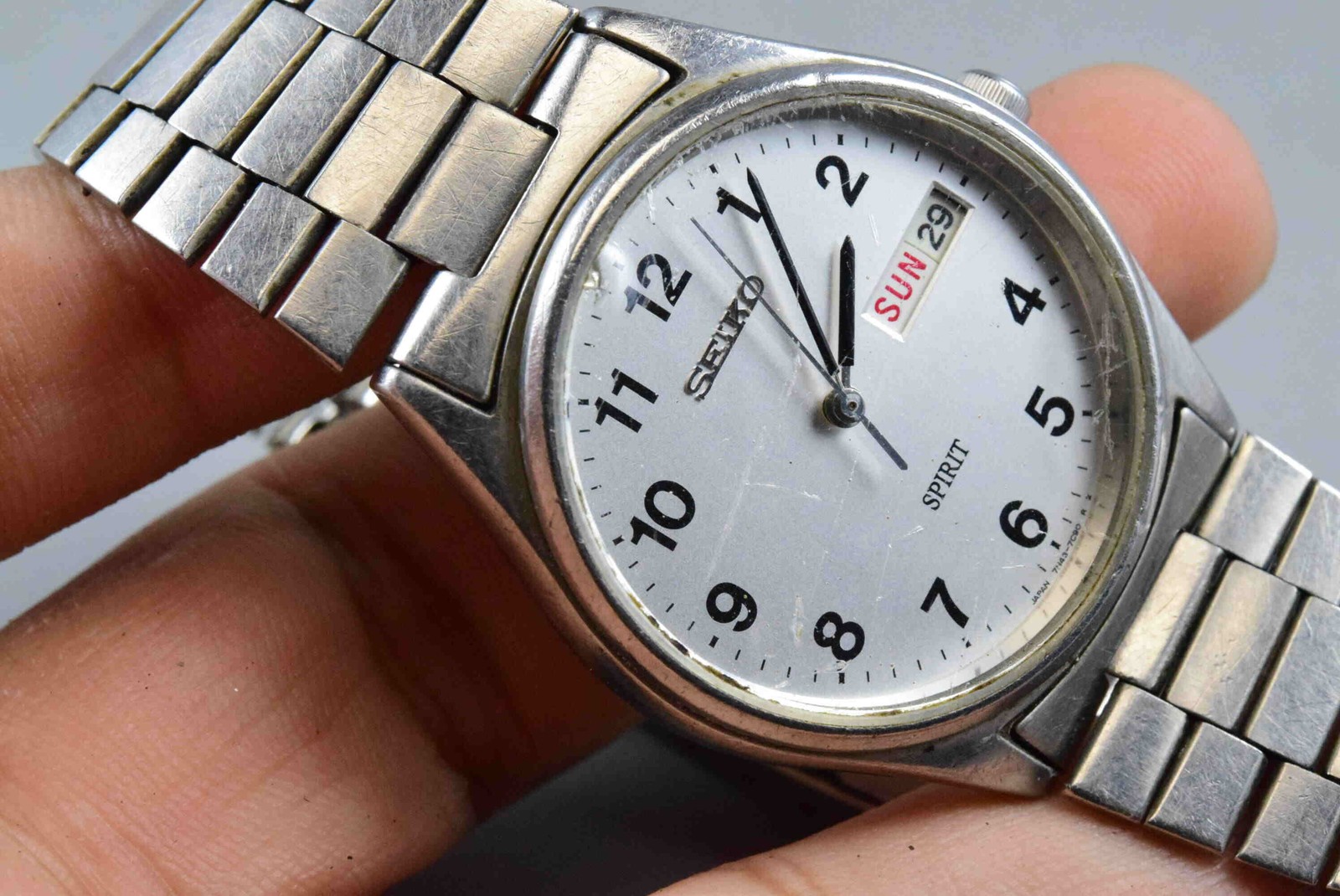Vintage watch Seiko Spirit 7N43-7B60 Silver Men Quartz Round 35mm