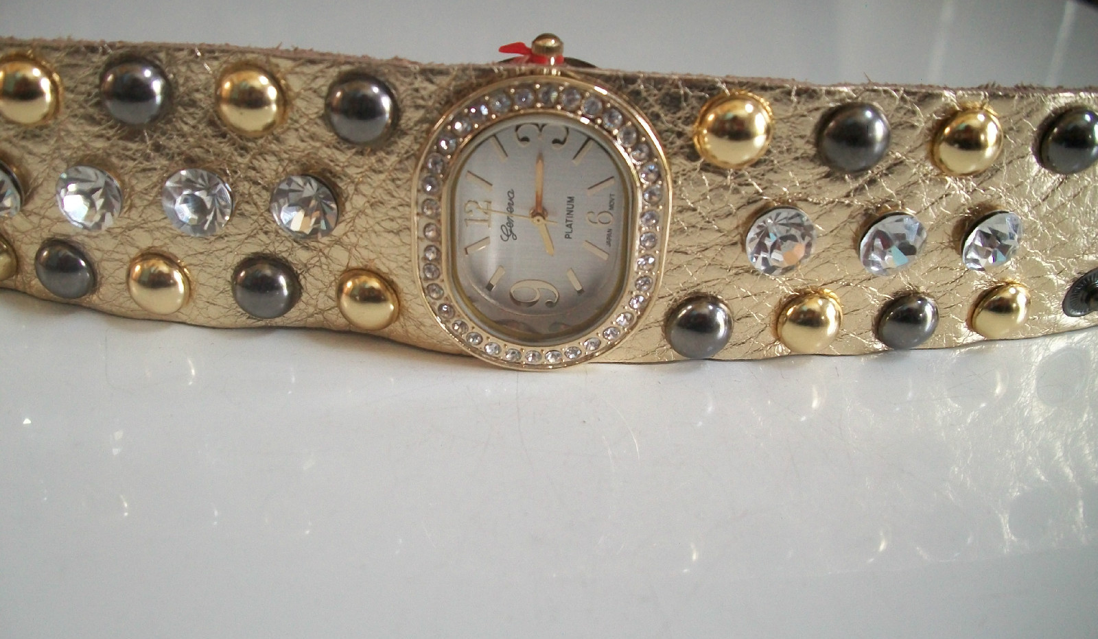WOMEN’S GENEVA FAUX LEATHER BAND RHINESTONES & STUD FASHION DRESSY CASUAL WATCH