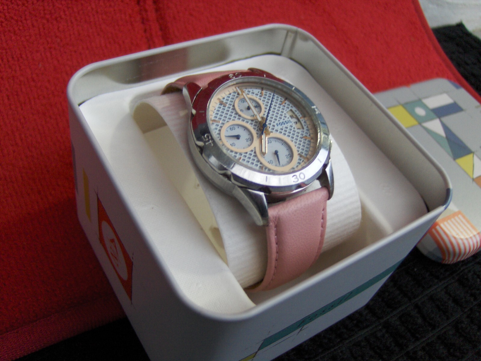 FOSSIL ES 4024 MODERN PURSUIT 3 EYE CHRONOGRAPH DIALS AND DATE WINDOW