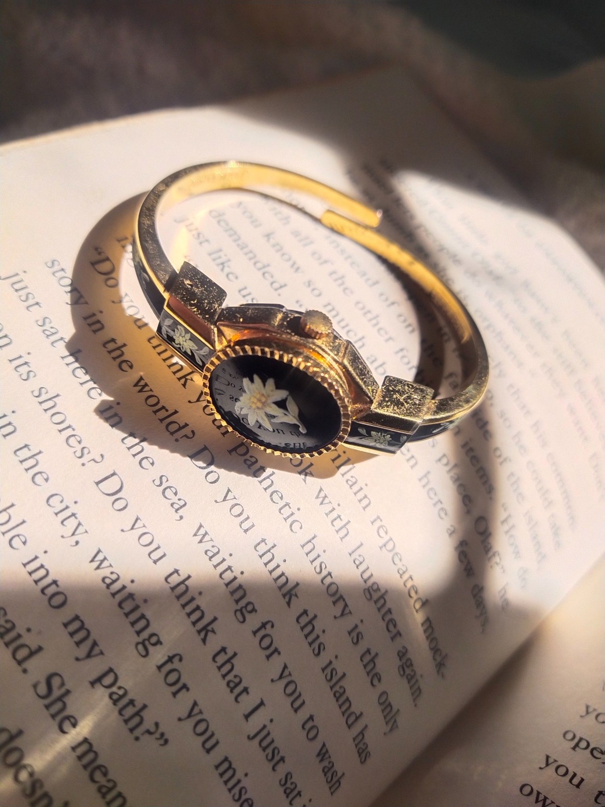 Vintage Swiss Made R. Muller Geneve Peek-a-Boo Bangle Watch