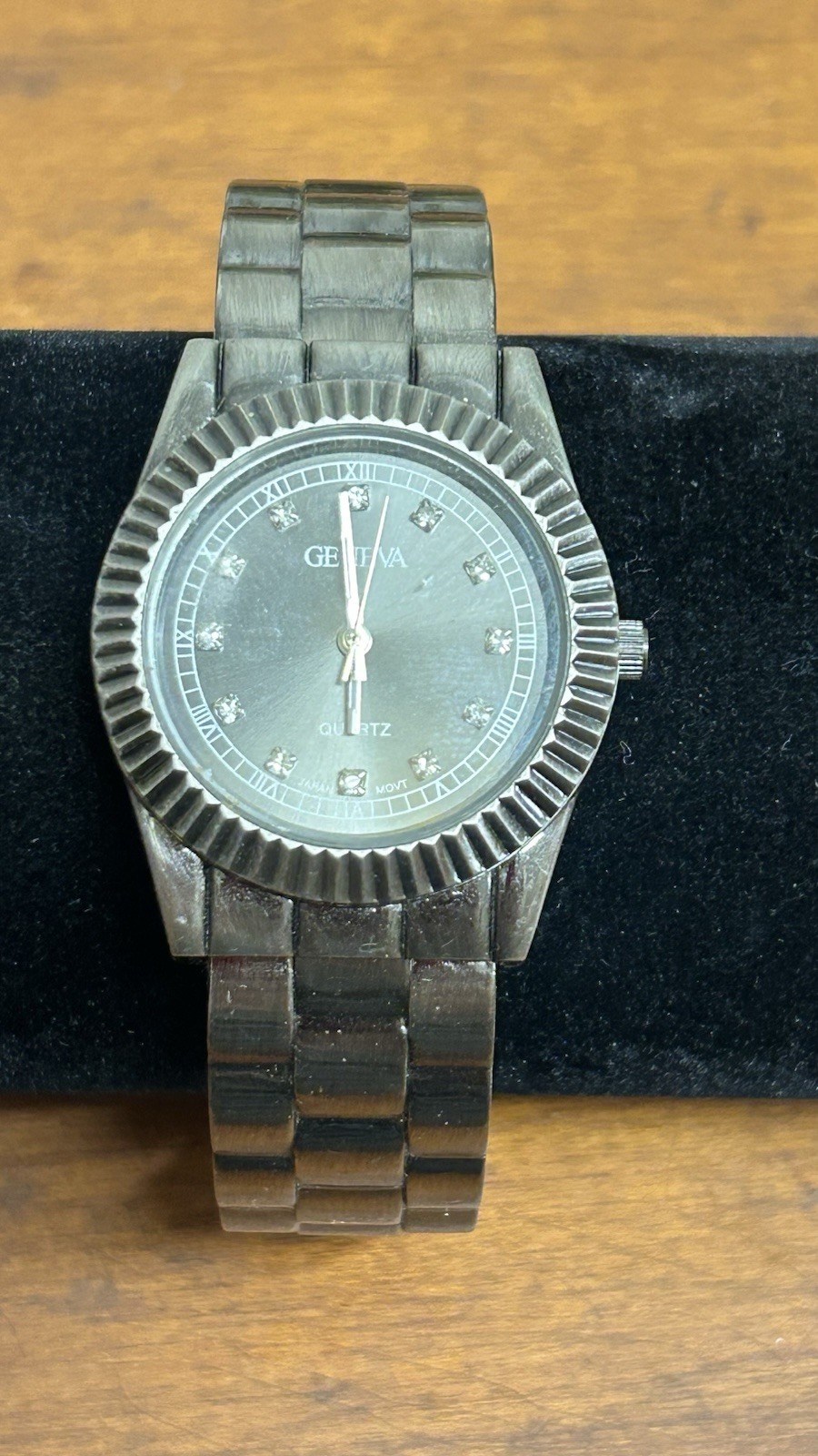 Geneva Quartz Unisex Analog Gray Dial Roman Numerals Silver Bracelet Watch