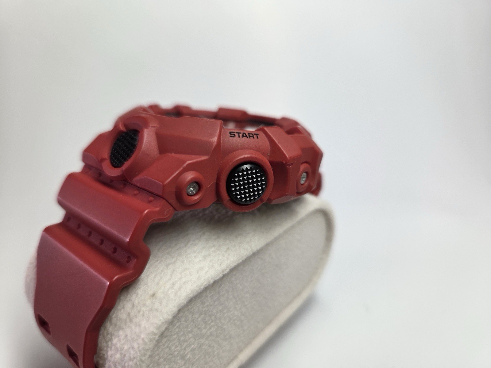 Casio G-Shock GA-700-4A 5522 Red Analog Digital Watch 200M Illuminator Works