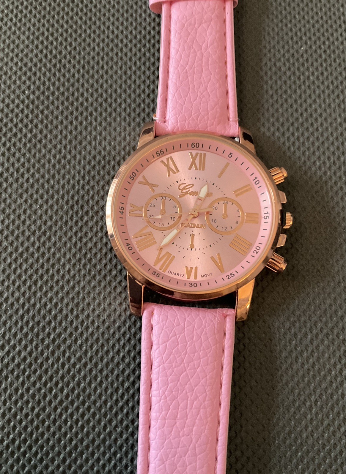 Fashion Pink quartz style women’s large face watch Brand New