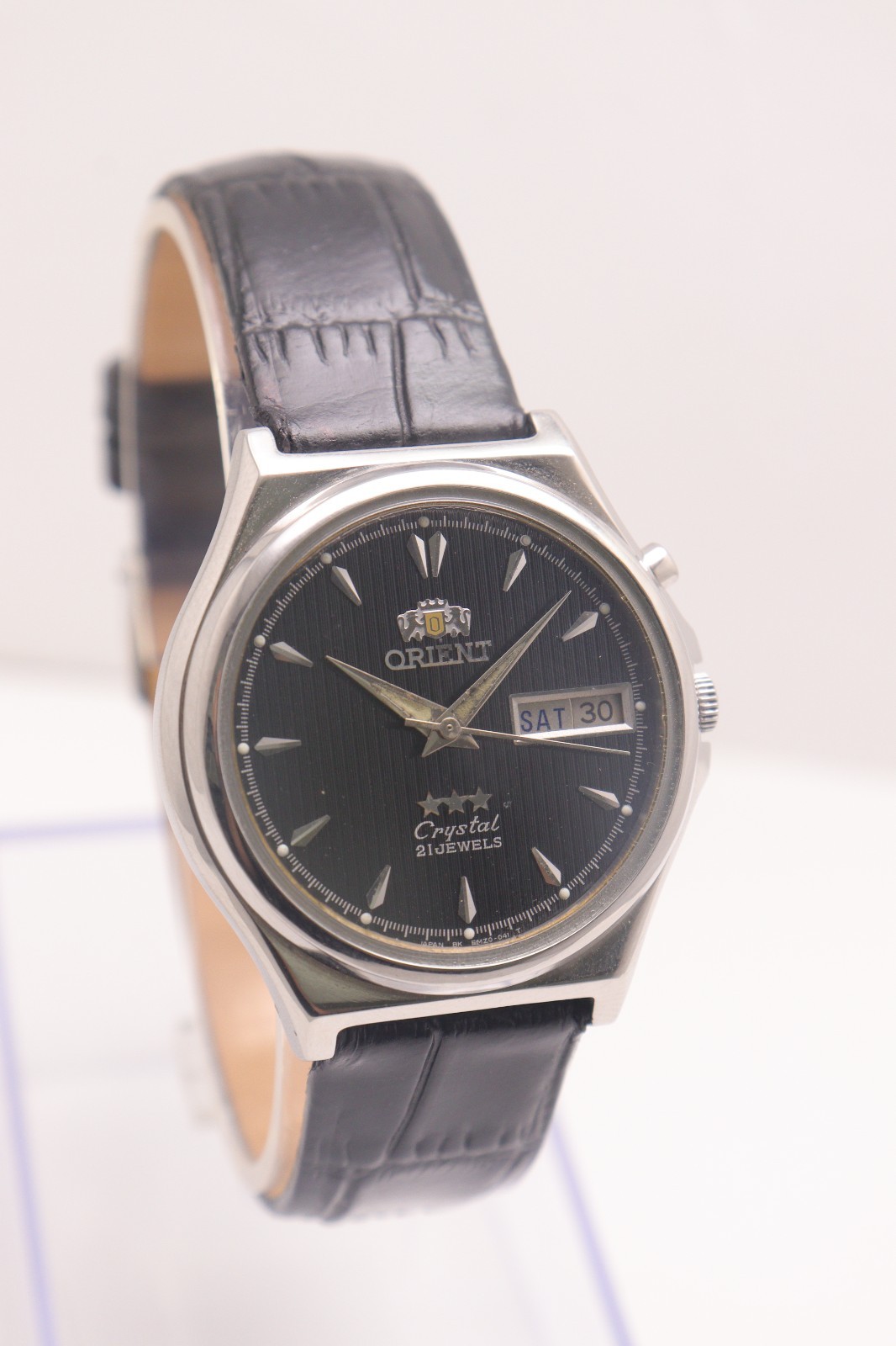 Vintage Orient Crystal automatic Day Date Movement 46941 Japan made men’s watch.