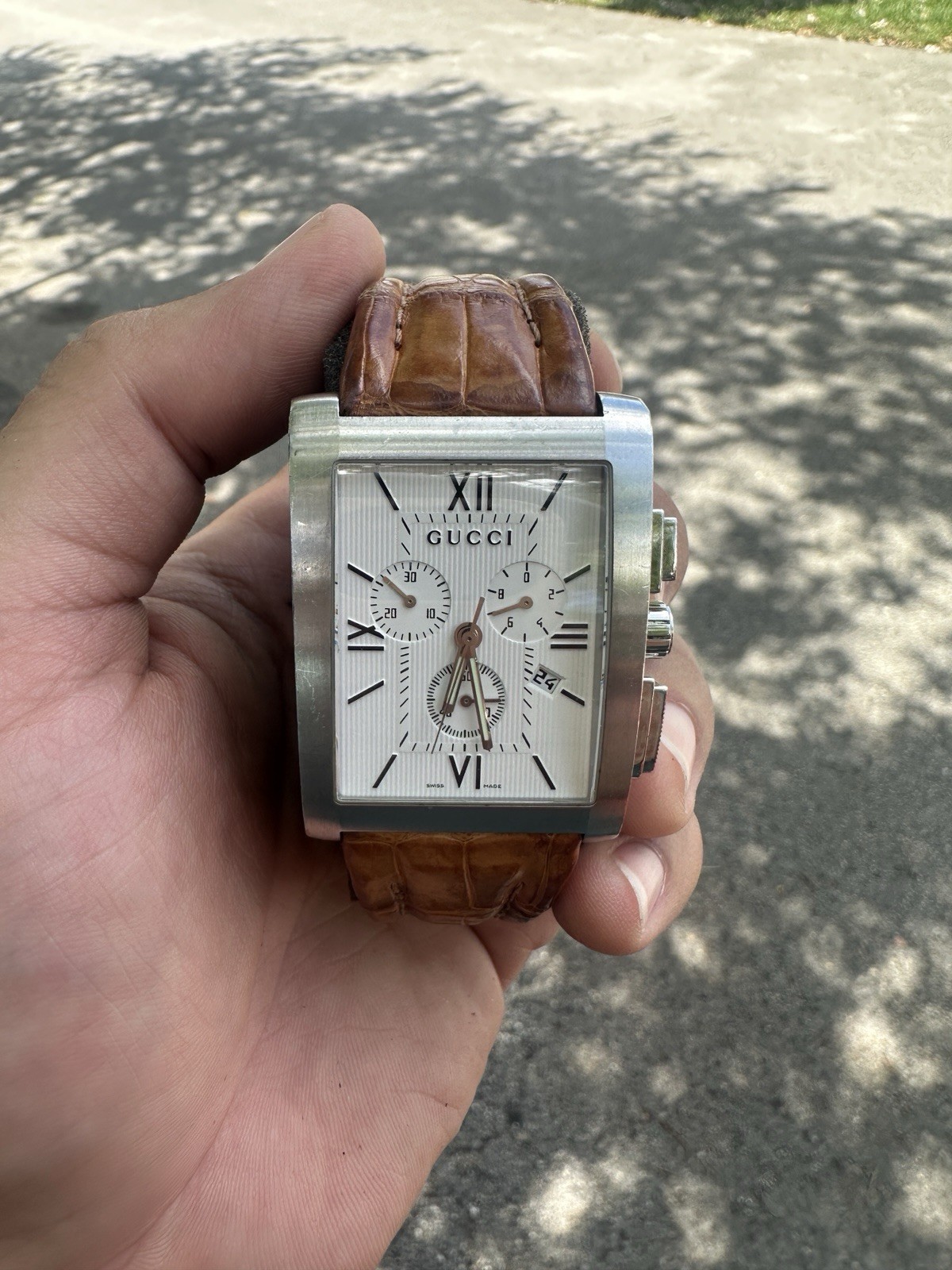 Gucci G-Chrono Men’s Quartz Chronograph Date Silver Dial Brown Leather Strap