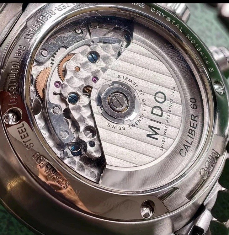 MIDO Commander II Chronograph Day/Date Gray Sunburst Dial M016.414.11.061.00