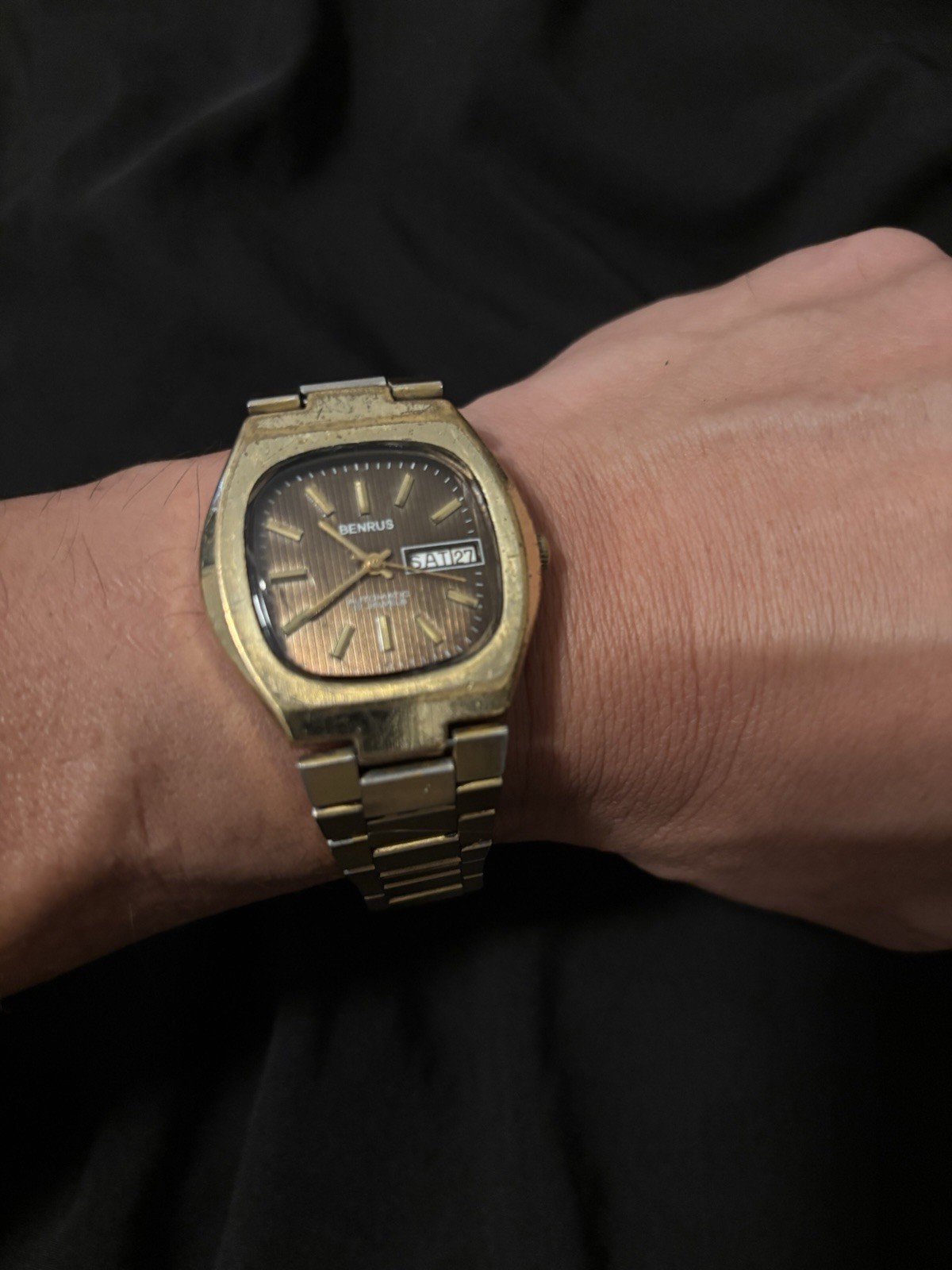 Vintage Benrus Automatic Watch!! It Runs!!!!
