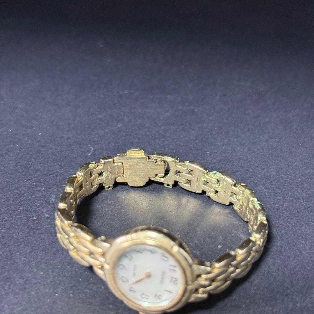 SEIKO V110-0A70 Watch with Chain and Shell Dial