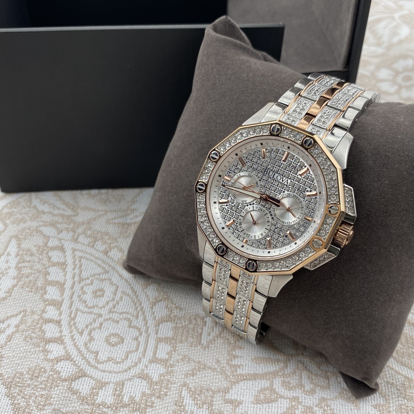 Bulova 98C133 Octava Men’s Quartz Watch 41.5mm Two-Tone Gold Silver Crystal