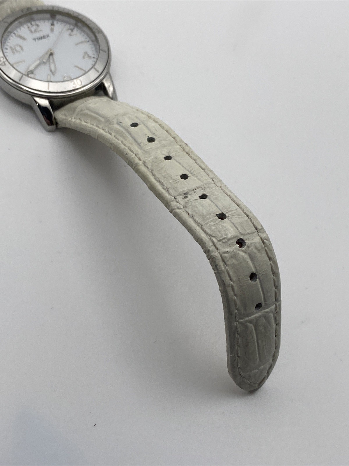Timex Ladies White Diver Style Watch Stainless Steel 32mm Fixed Bezel New Batt