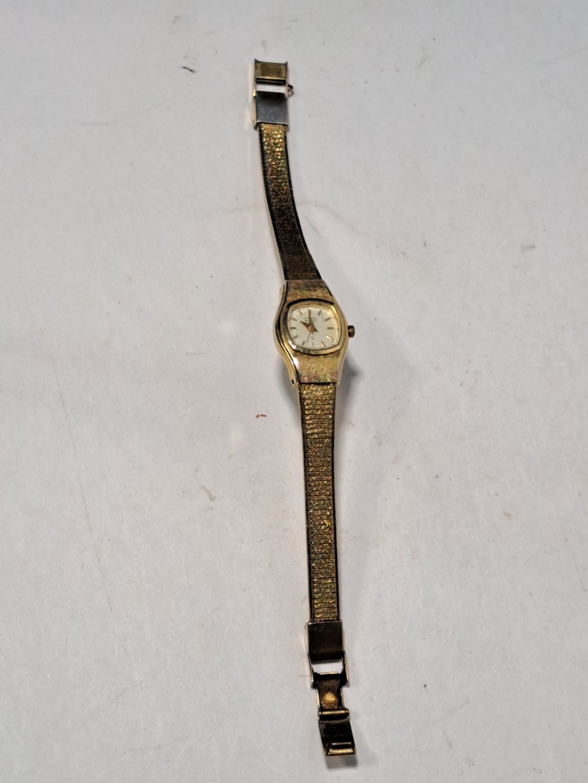 Vintage Citizen Ladys Quartze Gold Tone Watch 15mm Needs Battery 2951-S07581