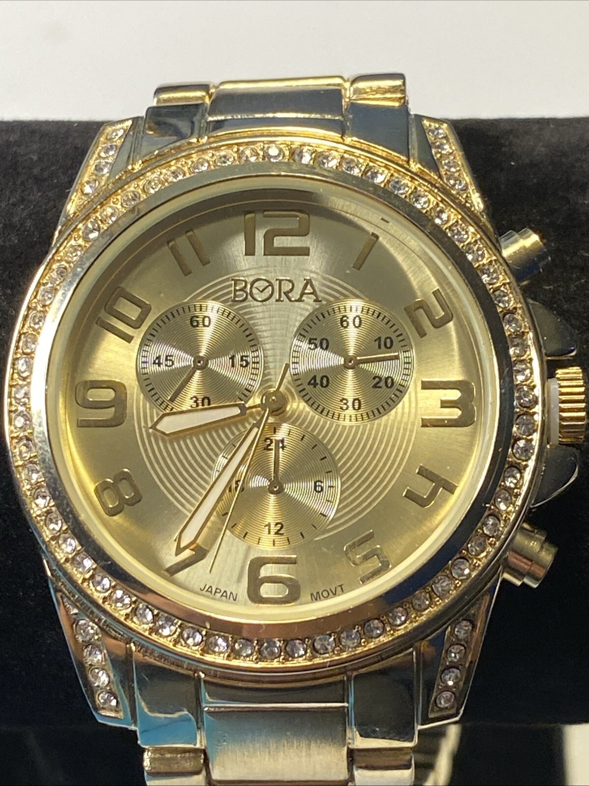 BORA Men’s Watch Gold Tone with Rhinestones New Battery