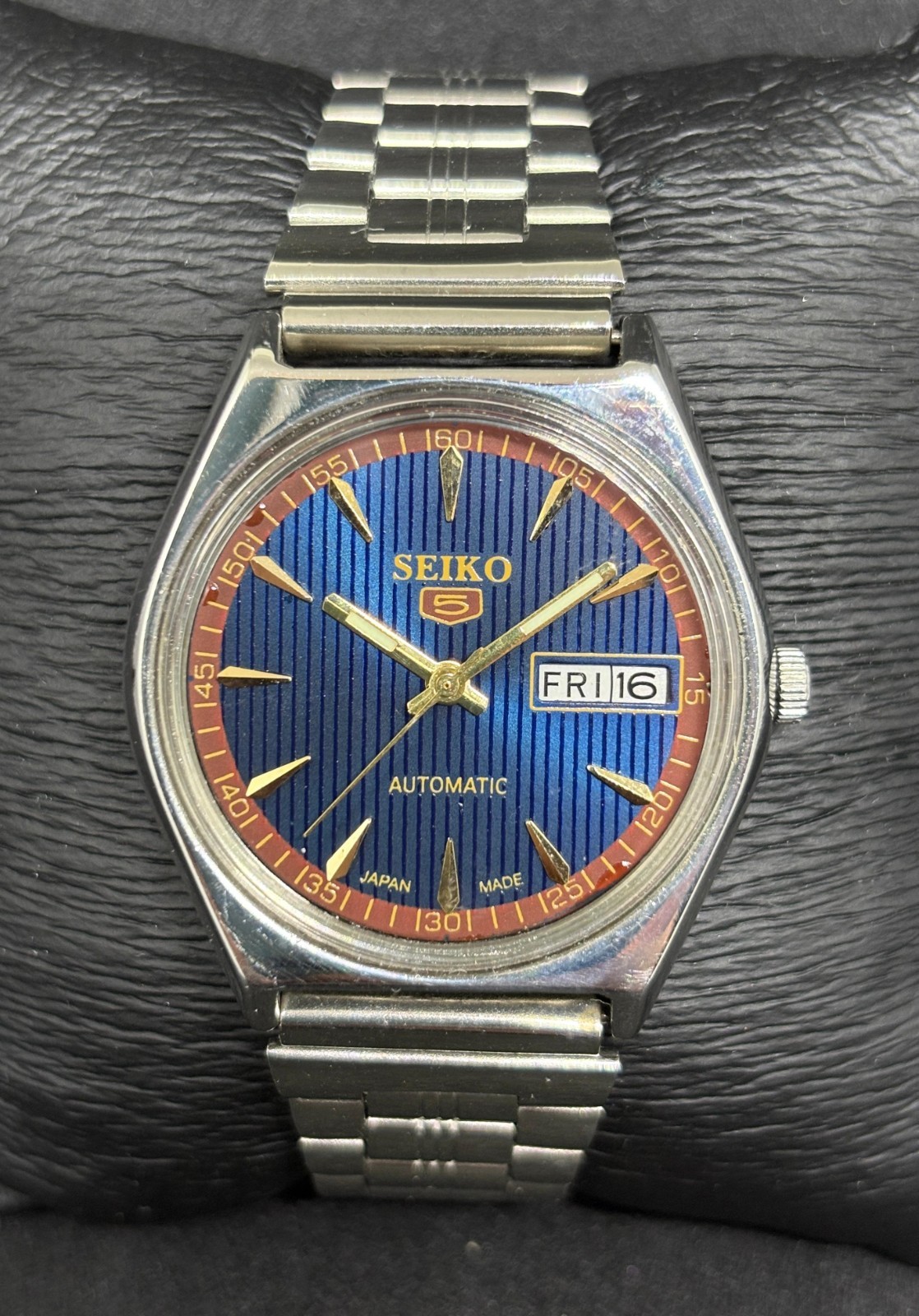 Vintage Seiko 5 Automatic Day/Date Japanese Men’s Wrist Watch