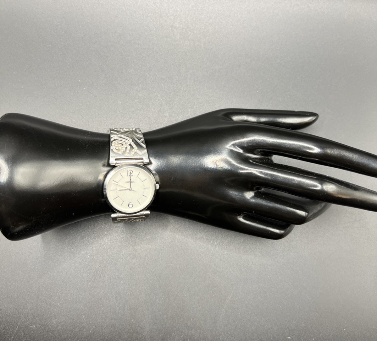 Fossil ES-2763 Women’s Watch Silver Tone Floral Bracelet 30mm Quartz Analog