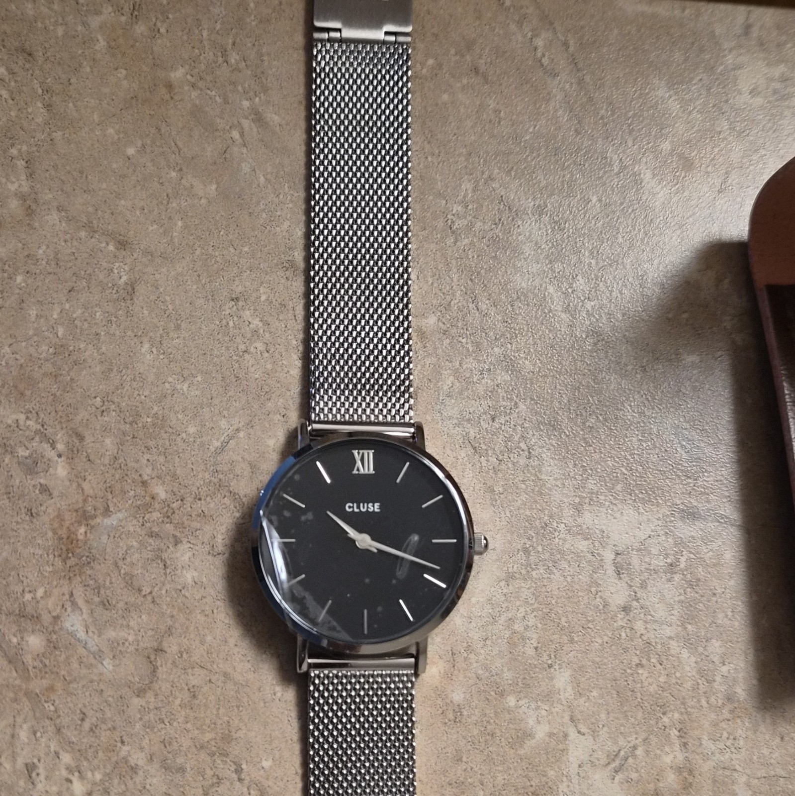 CLUSE Womens Analog Quartz Wristwatch Black Dial Silver Mesh Band w/ Box