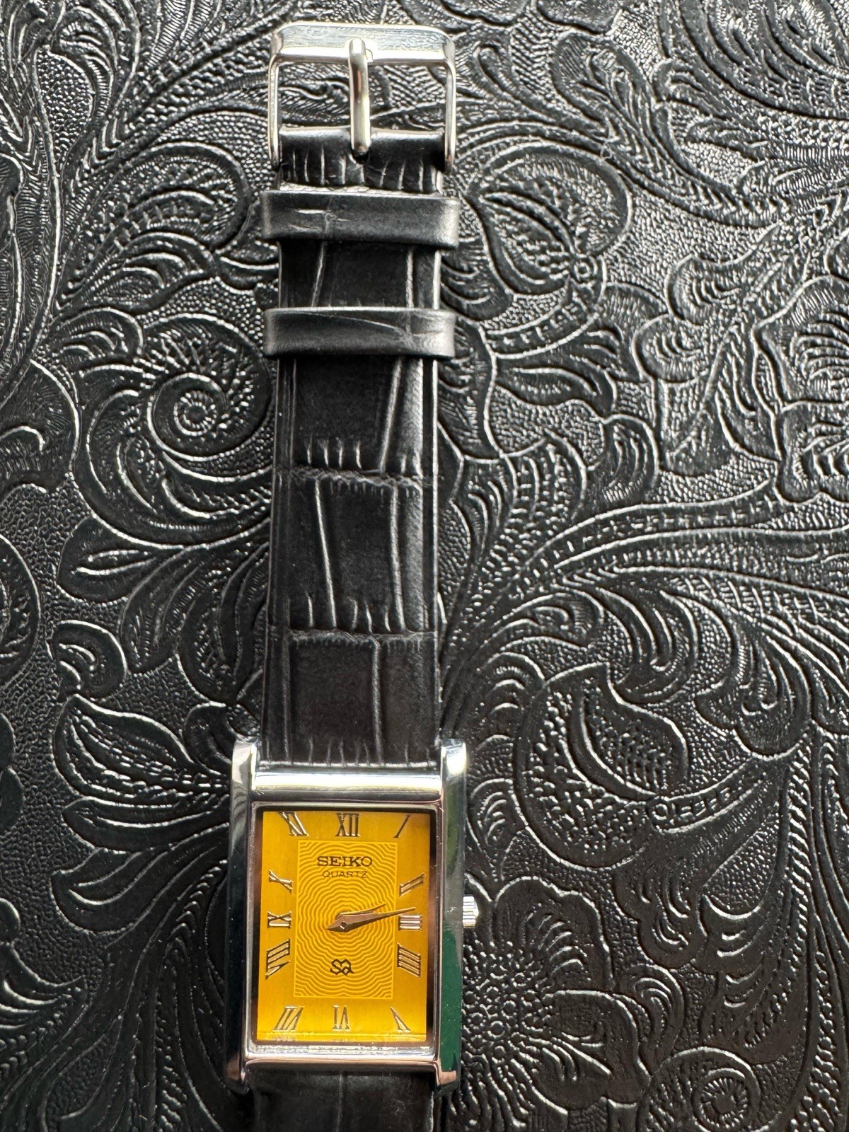 RARE YELLOW DIAL WITH SILVER CASE Vintage Seiko Slim Quartz Men’s Wrist Watch