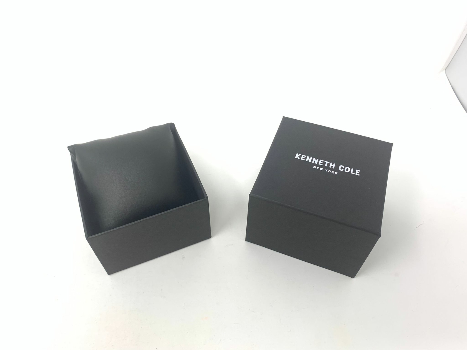 NEW – Empty Kenneth Cole Watch Box with Pillow, Presentation Display Storage