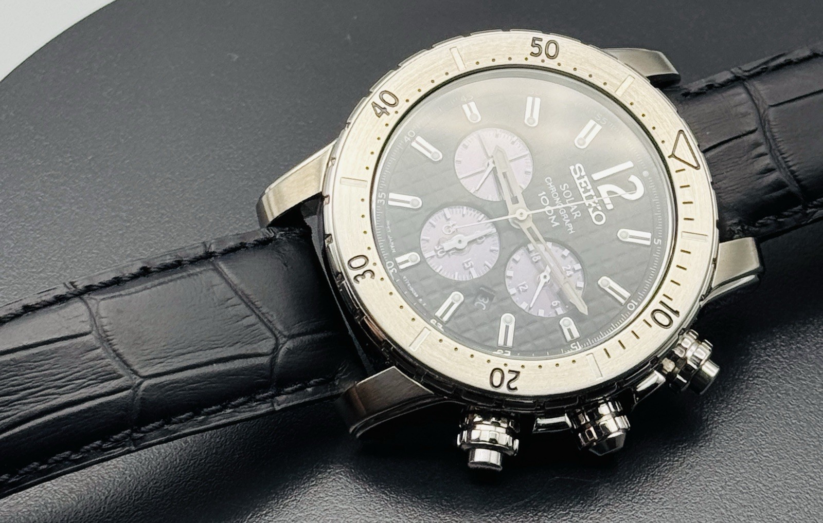 Seiko Solar Chronograph Watch Black Dial Date SSC245 Stainless Steel 45mm 2013