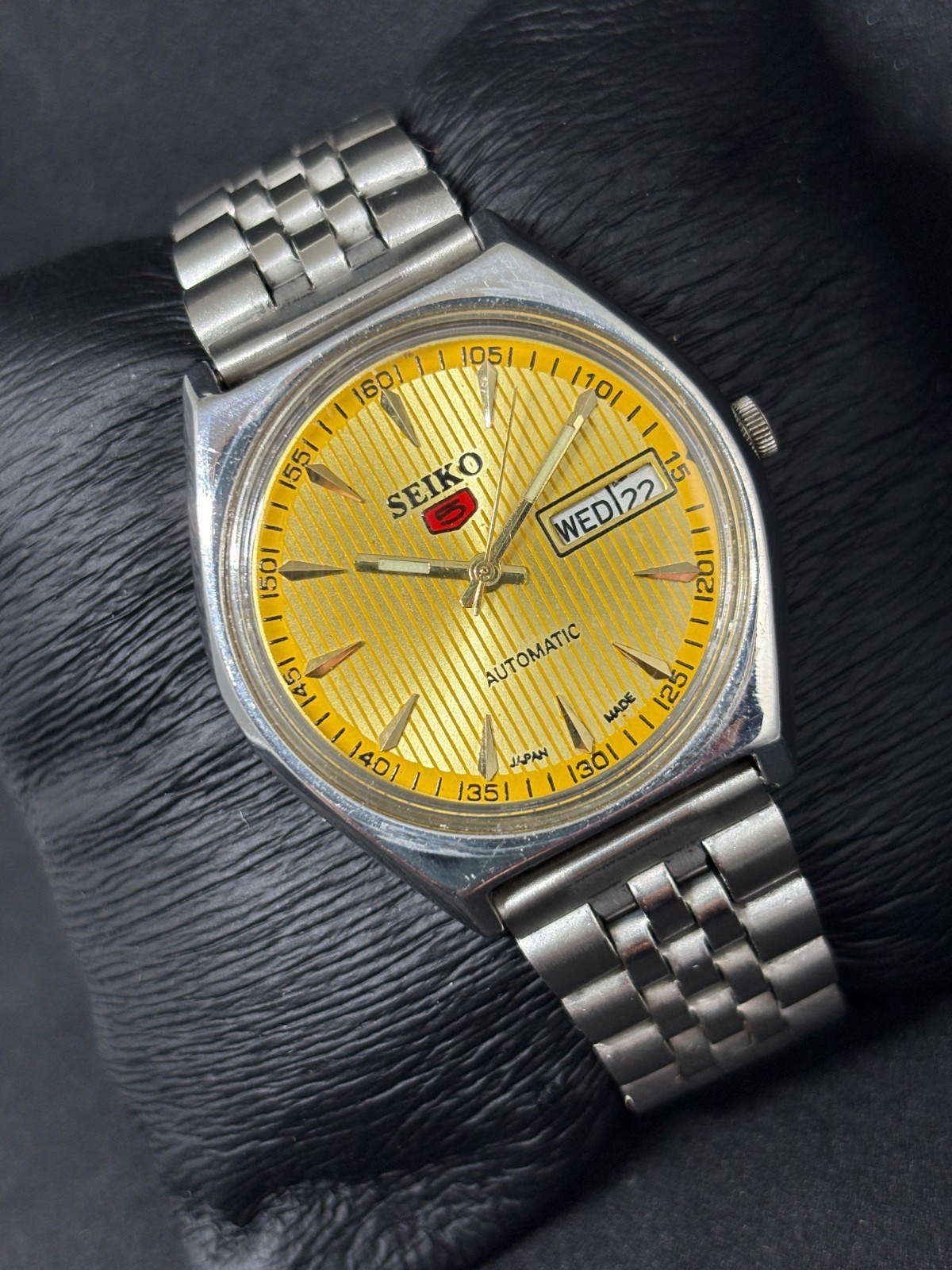 Vintage Seiko 5 Automatic Day/Date Japanese Men’s Wrist Watch