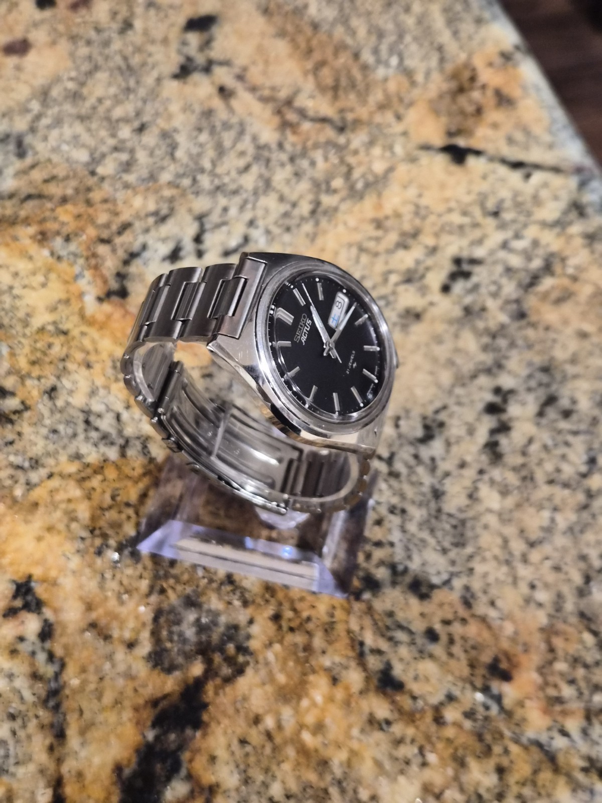 1977 Seiko Actus Automatic 21 Jewels Day/Date Black Dial (7019-8010)