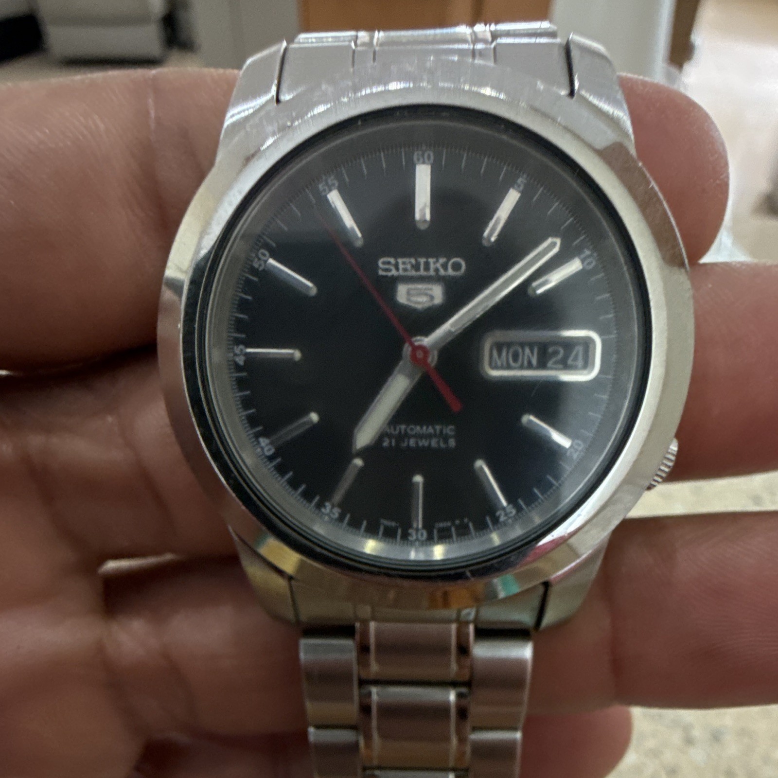 Seiko 5 Men’s Automatic 21 Jewels 37mm Black Dial Day/Date Steel Bracelet