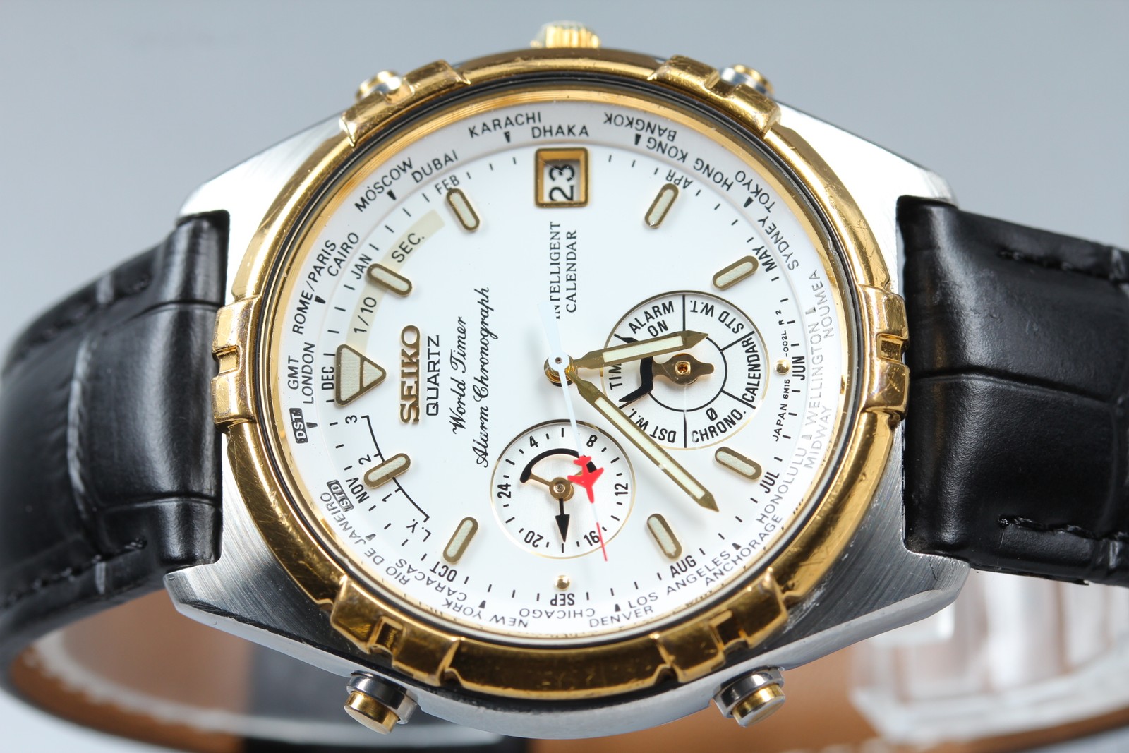 Near MINT Vintage SEIKO World Timer 6M15-0020 39mm Alarm Chrono Qz Men’s Watch