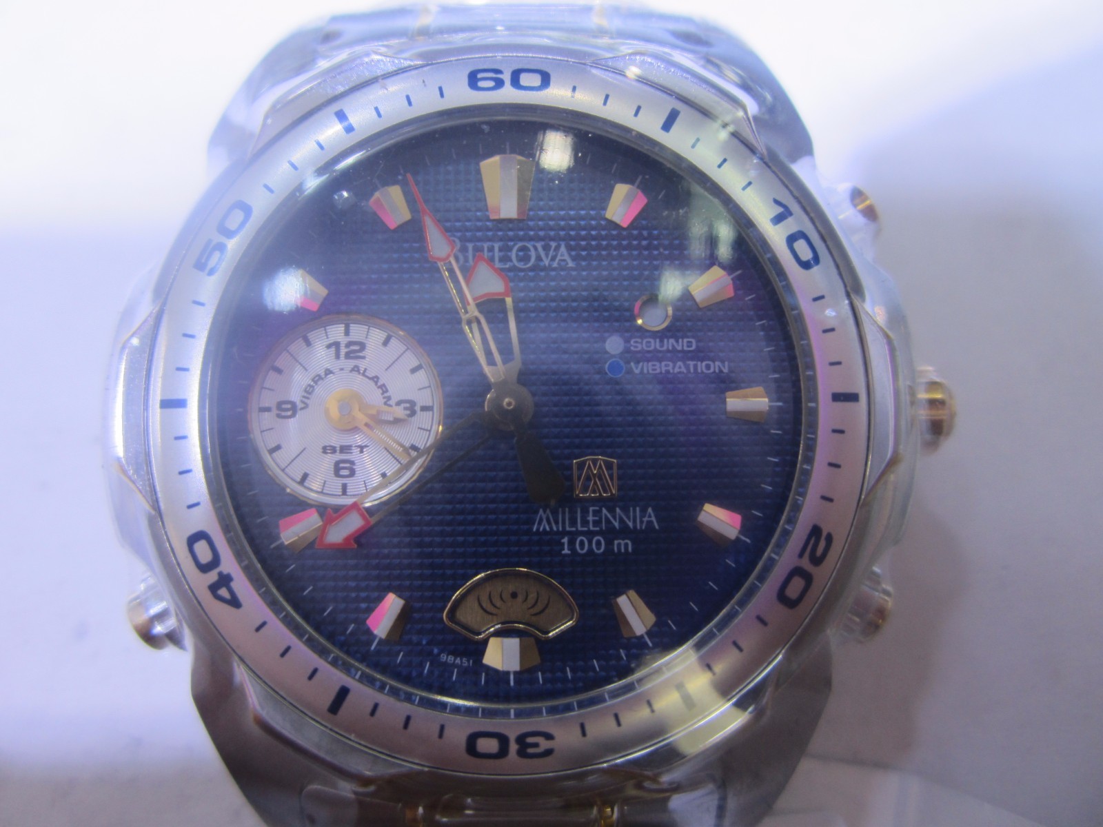 BULOVA MILLENNIA MEN’S WATCH ALARM QUARTZ S/S ORIGINAL JAPAN 98A51