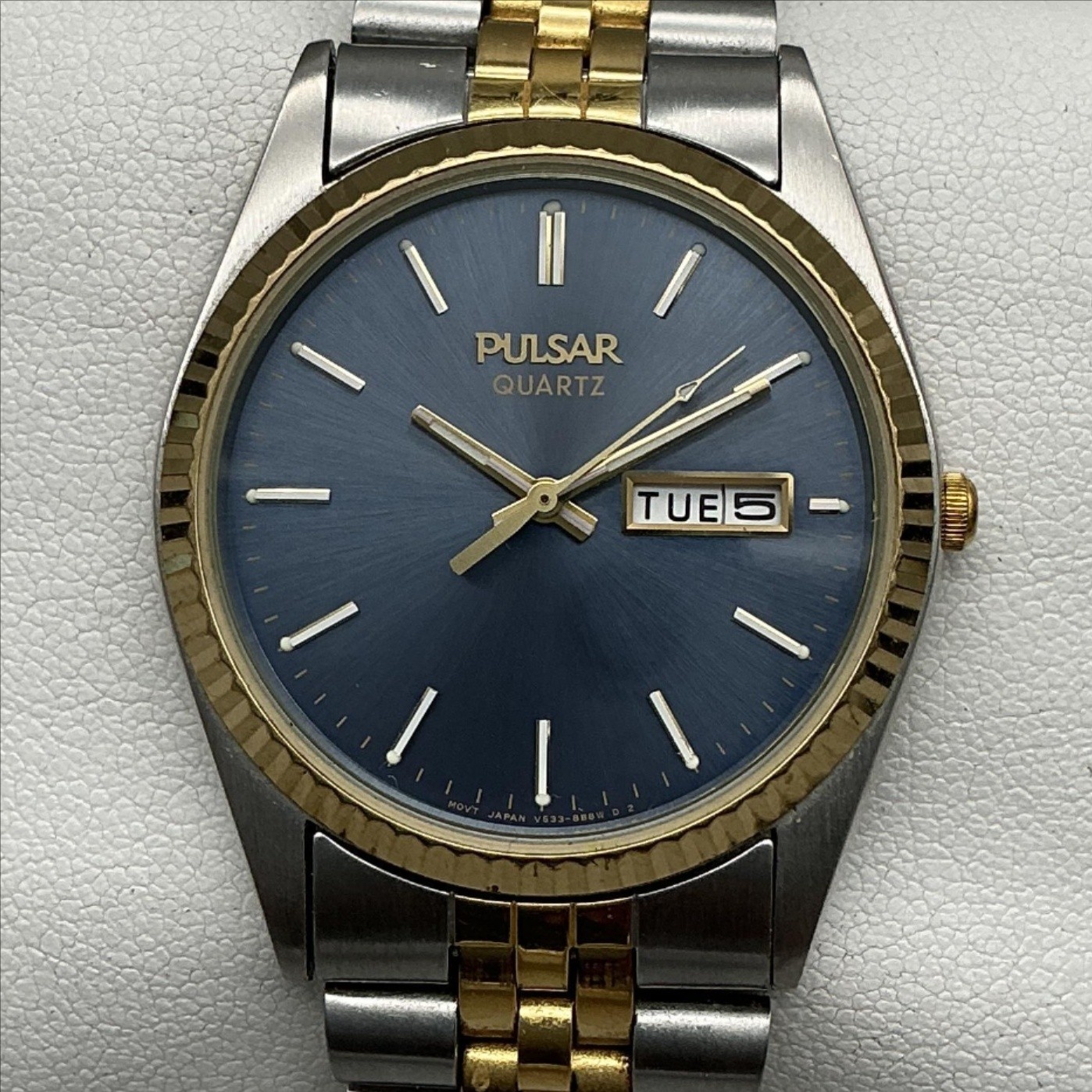 Vintage Pulsar Mens Watch 35mm Blue V533-8B50 Two Tone Day Date New Battery 7.5″