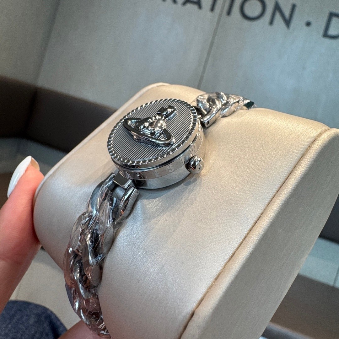 Vivienne Vintage Style Silver Dial Bracelet Flip Women’s Quartz Watch In Box
