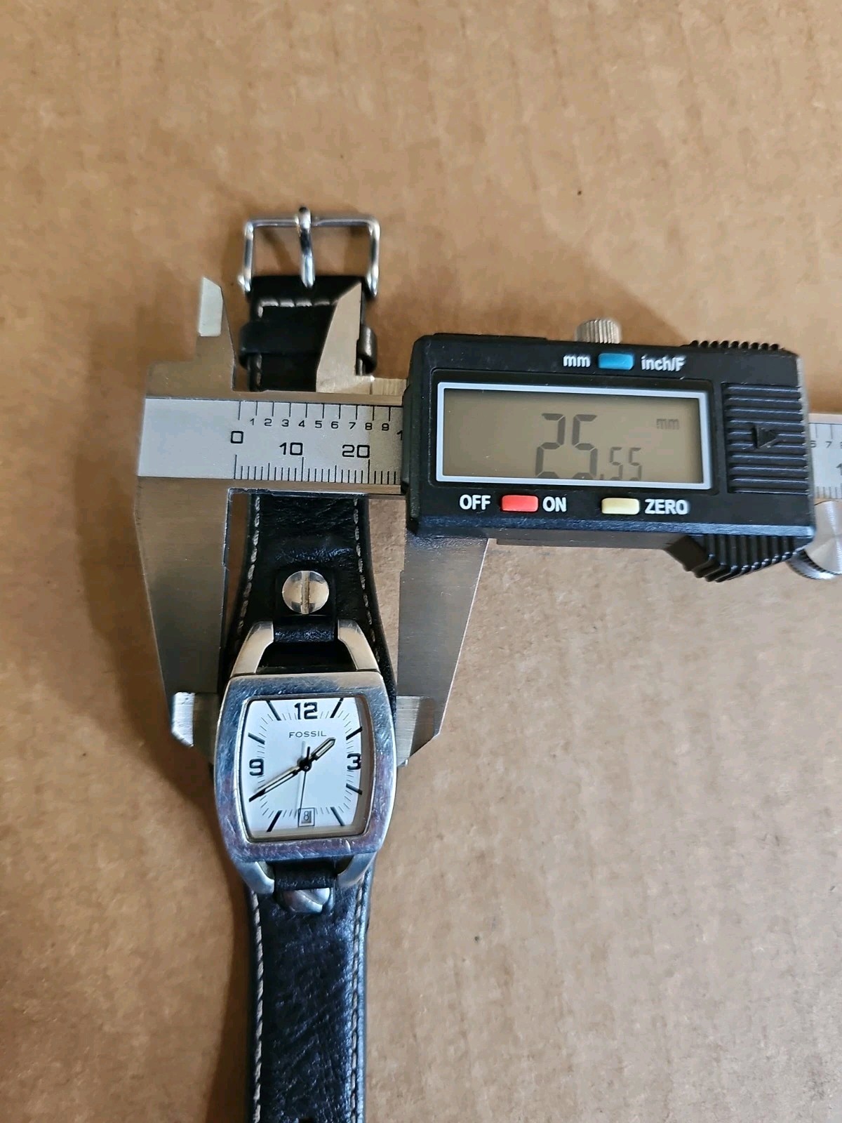 Fossil Wristwatch Date With One Piece Black Leather Vtg Strap Band Size 4-7