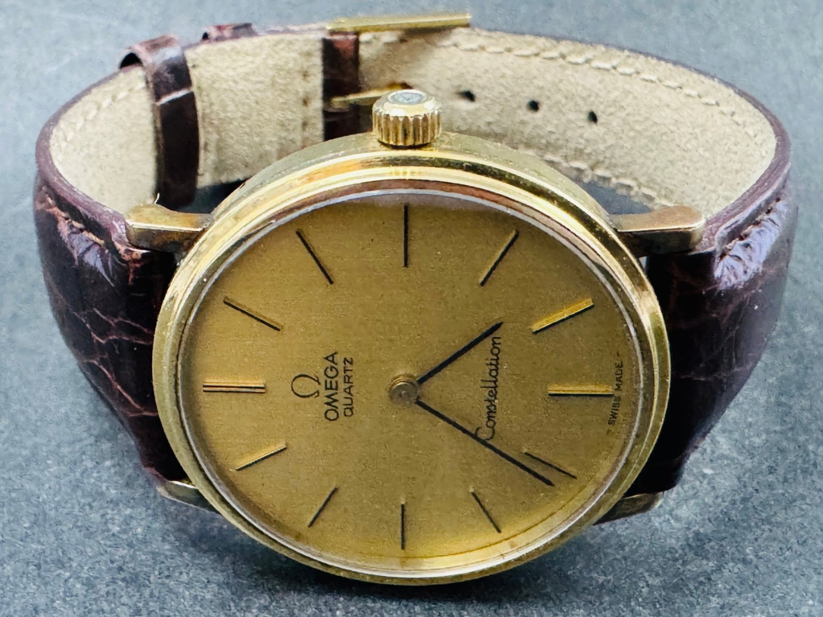 Vintage 1970 Omega Constellation – Gold Dial Quartz – Ref. 191.032 – Men’s Watch
