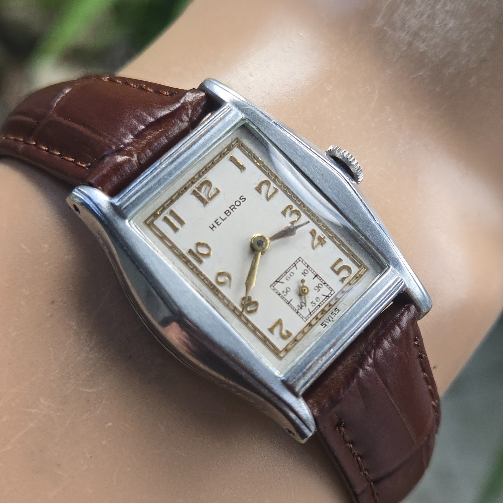 Vintage HELBROS men’s manual wind watch AS 970 Tonneau-shaped Number dial 1940s