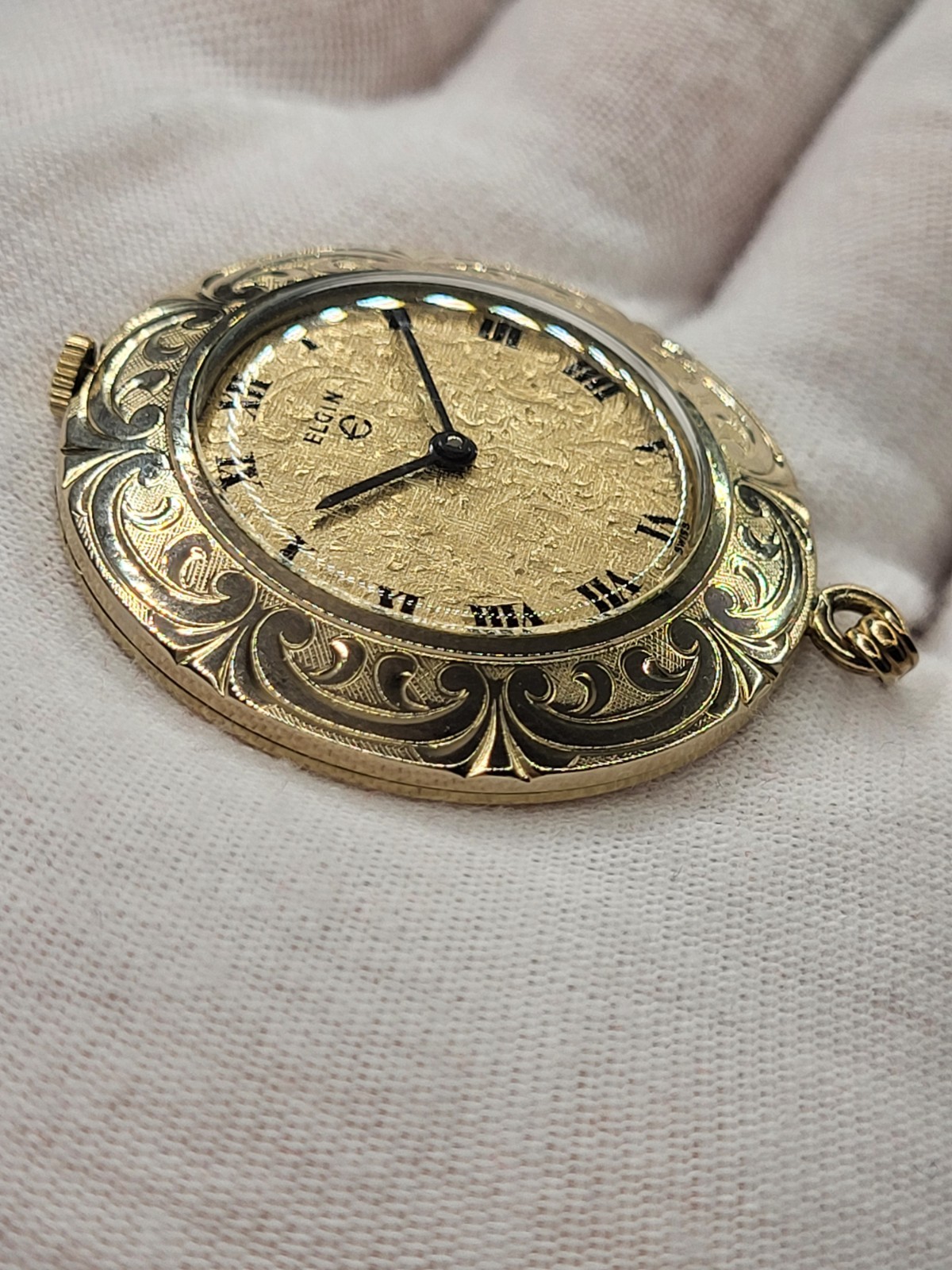Swiss [MINT, WORKS] Elgin 34mm RARE Wind-up Women’s Pendant Watch Roman Dial