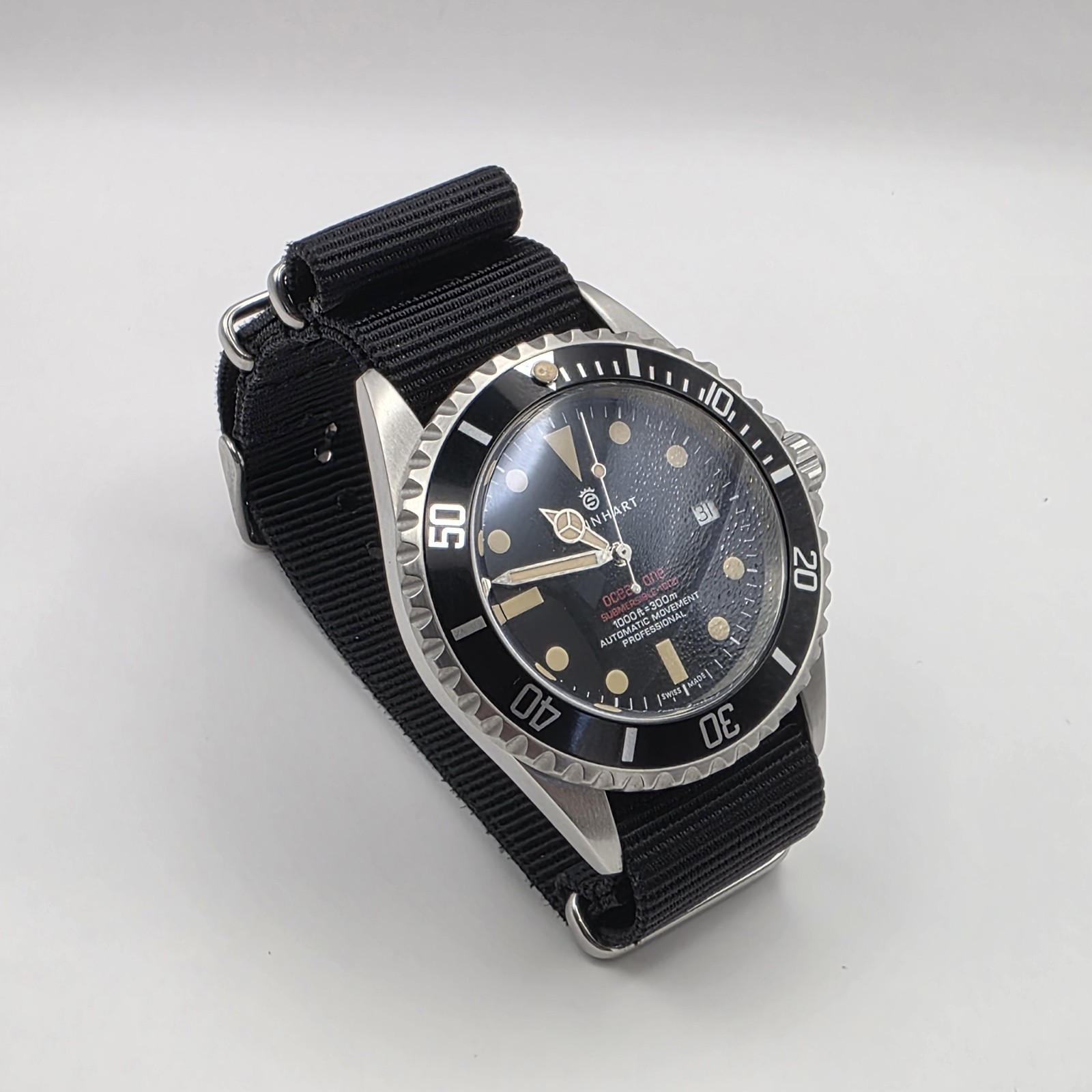Steinhart Ocean One Vintage Red 42mm Excellent with Box and Papers