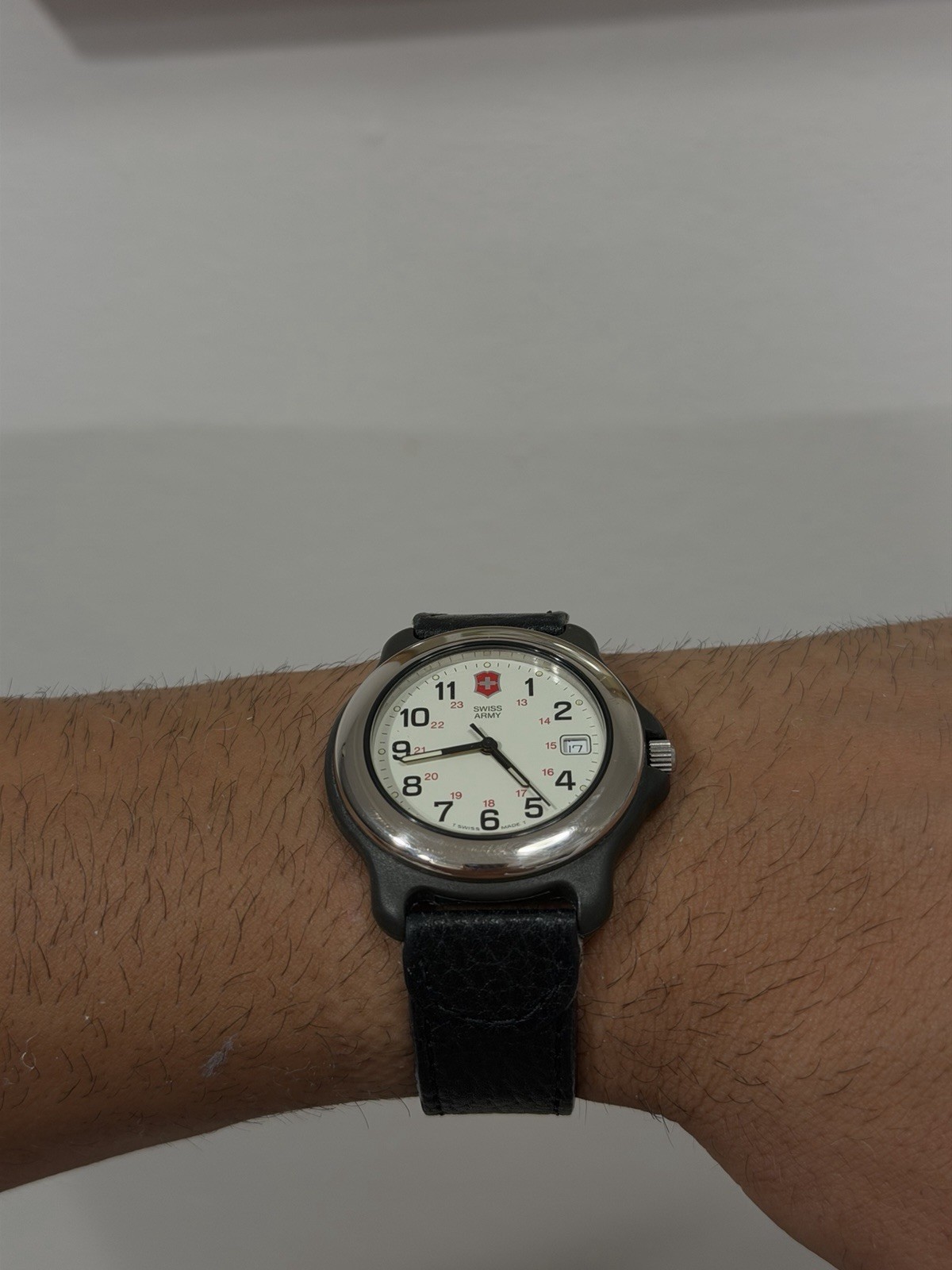 Swiss Army Brand Quartz Analog 37mm Date White Dial Black Leather Strap Box