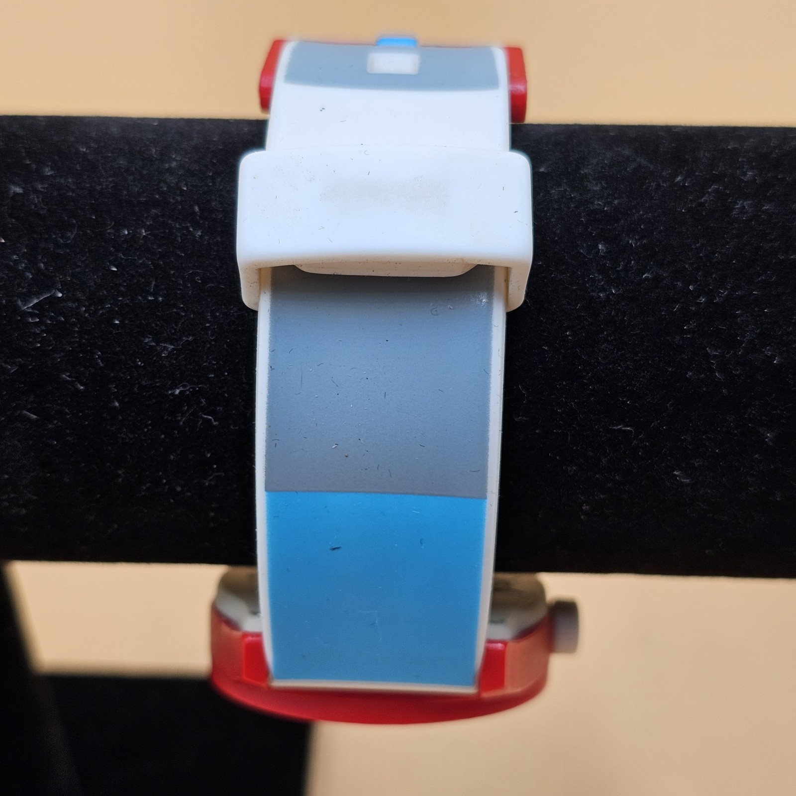 Neff Daily Blue Dial Red/White Wristwatch RN 129493 New Battery Runs Great