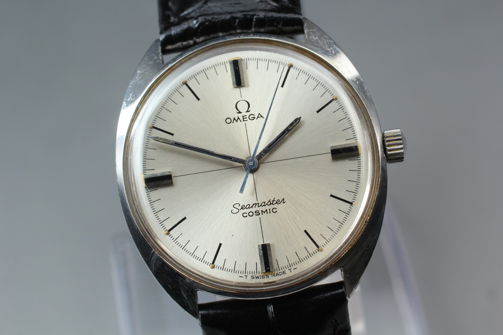 Near MINT OMEGA Seamaster COSMIC 35mm 135.017 Manual Silver Dial Men’s Vintage