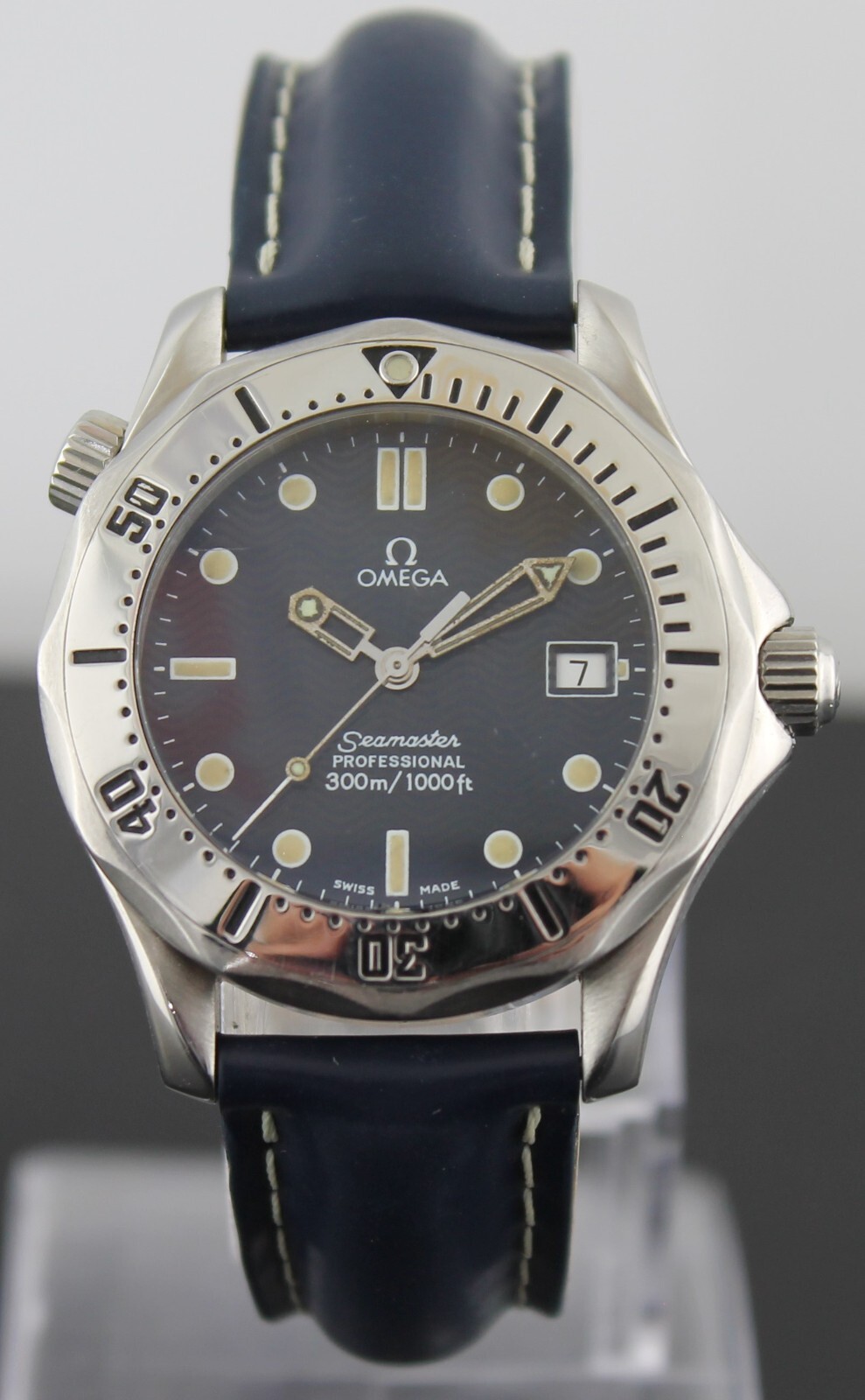 Omega Seamaster 2562.80 Professional MIDSIZE Men’s Blue RUBBER Quartz Watch
