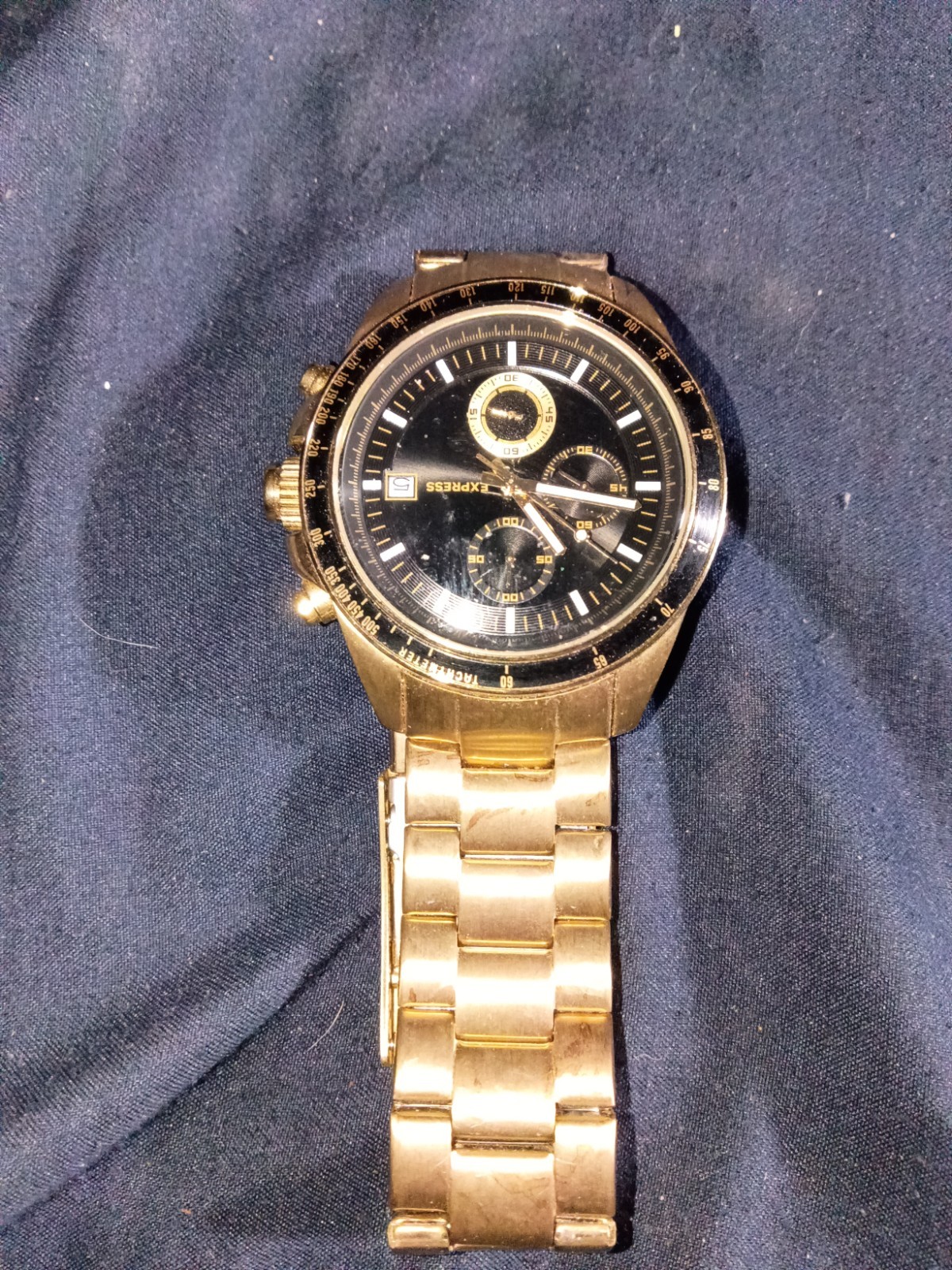 Men’s Express Watch gold finish needs battery