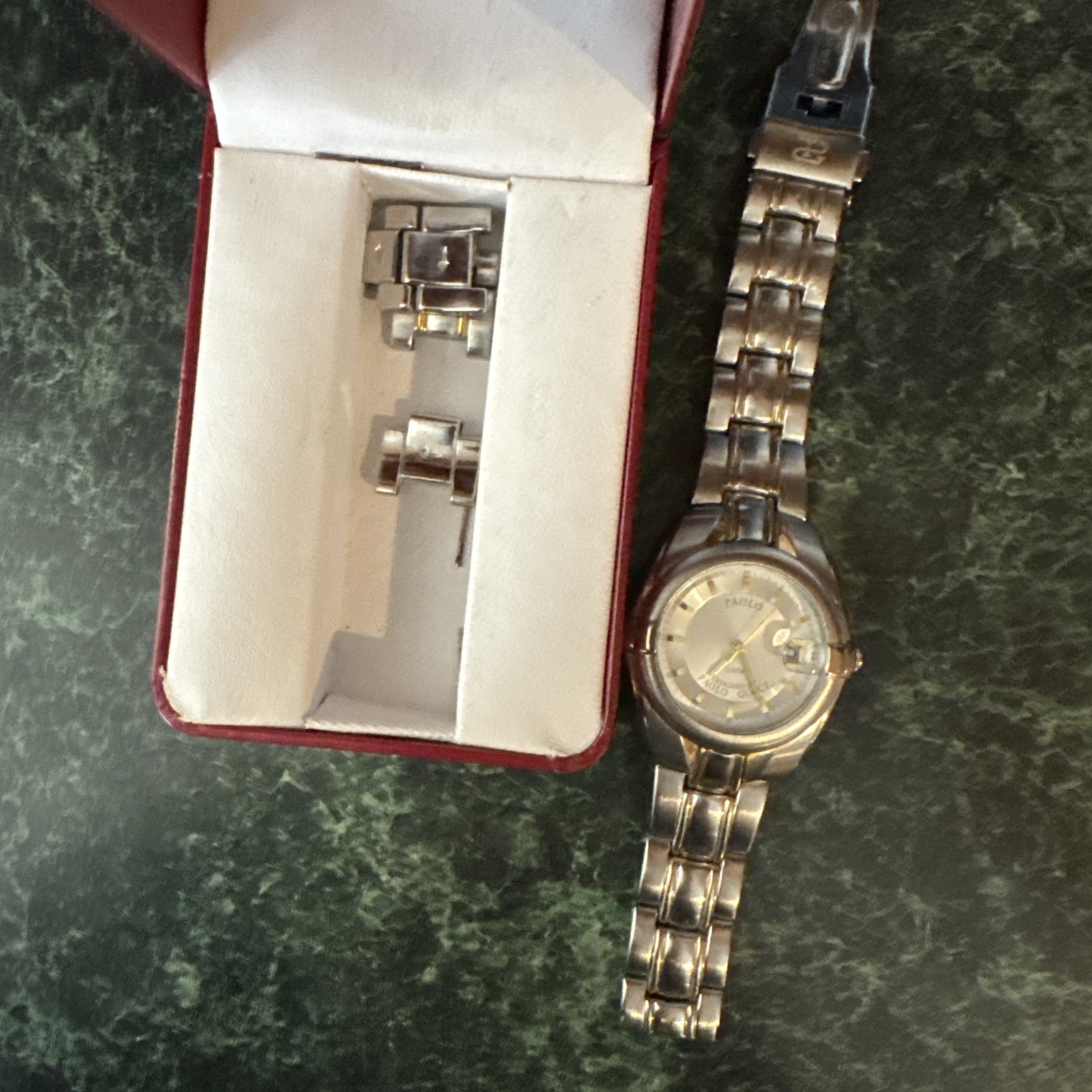 Swiss Made Gucci Quartz Unisex Watch For Part Or Repair