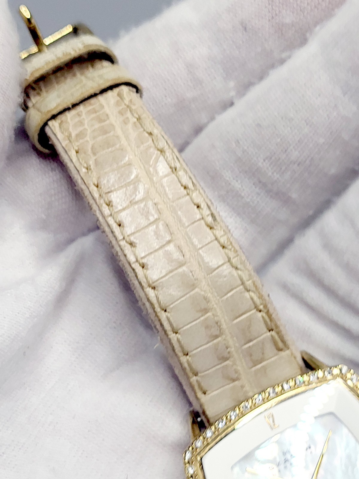 28mm Skagen MK348SGLT8B Mother of Pearl Dial Beige Leather Strap Women’s Watch
