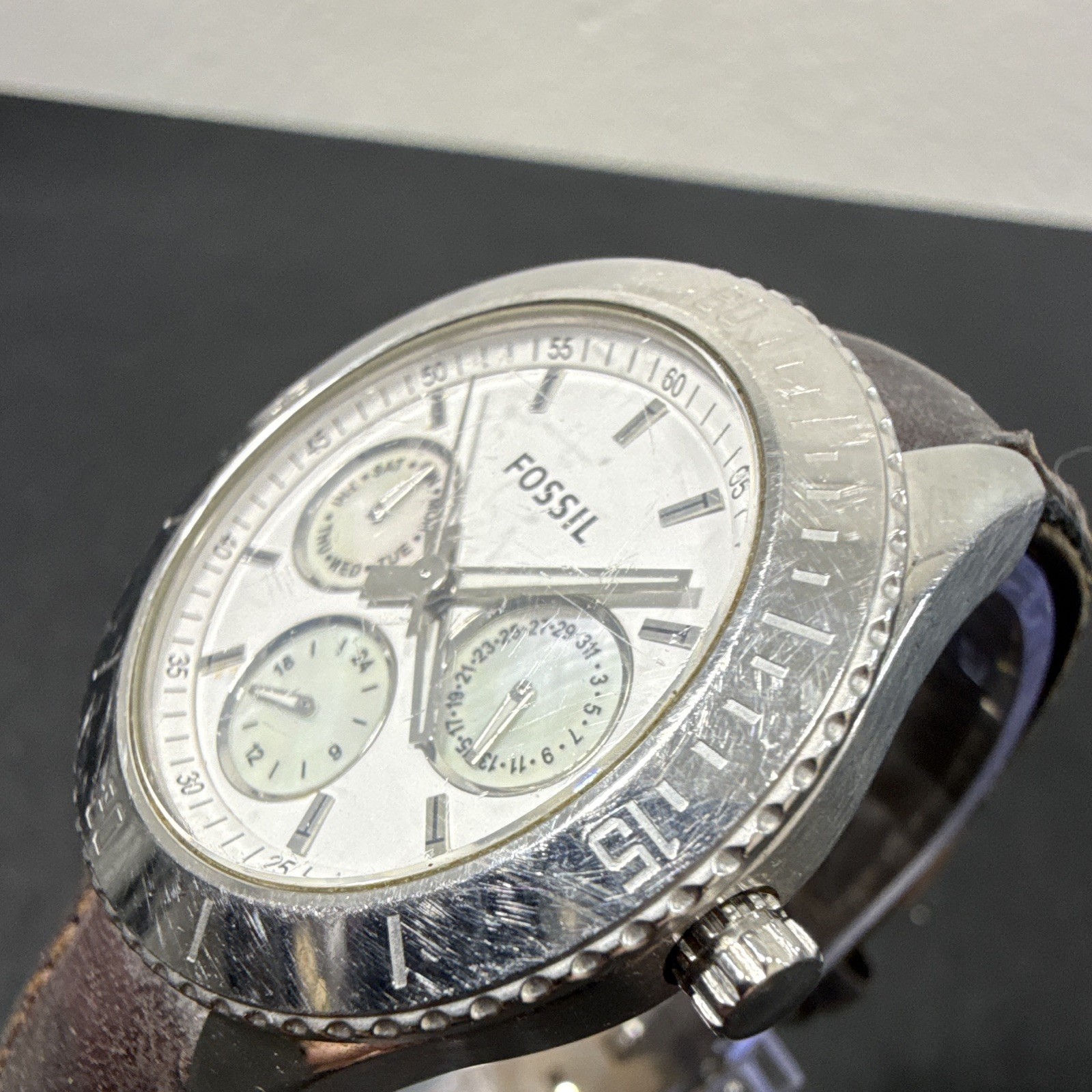 Fossil ES-2888 Wristwatch New Battery! Runs excellent!