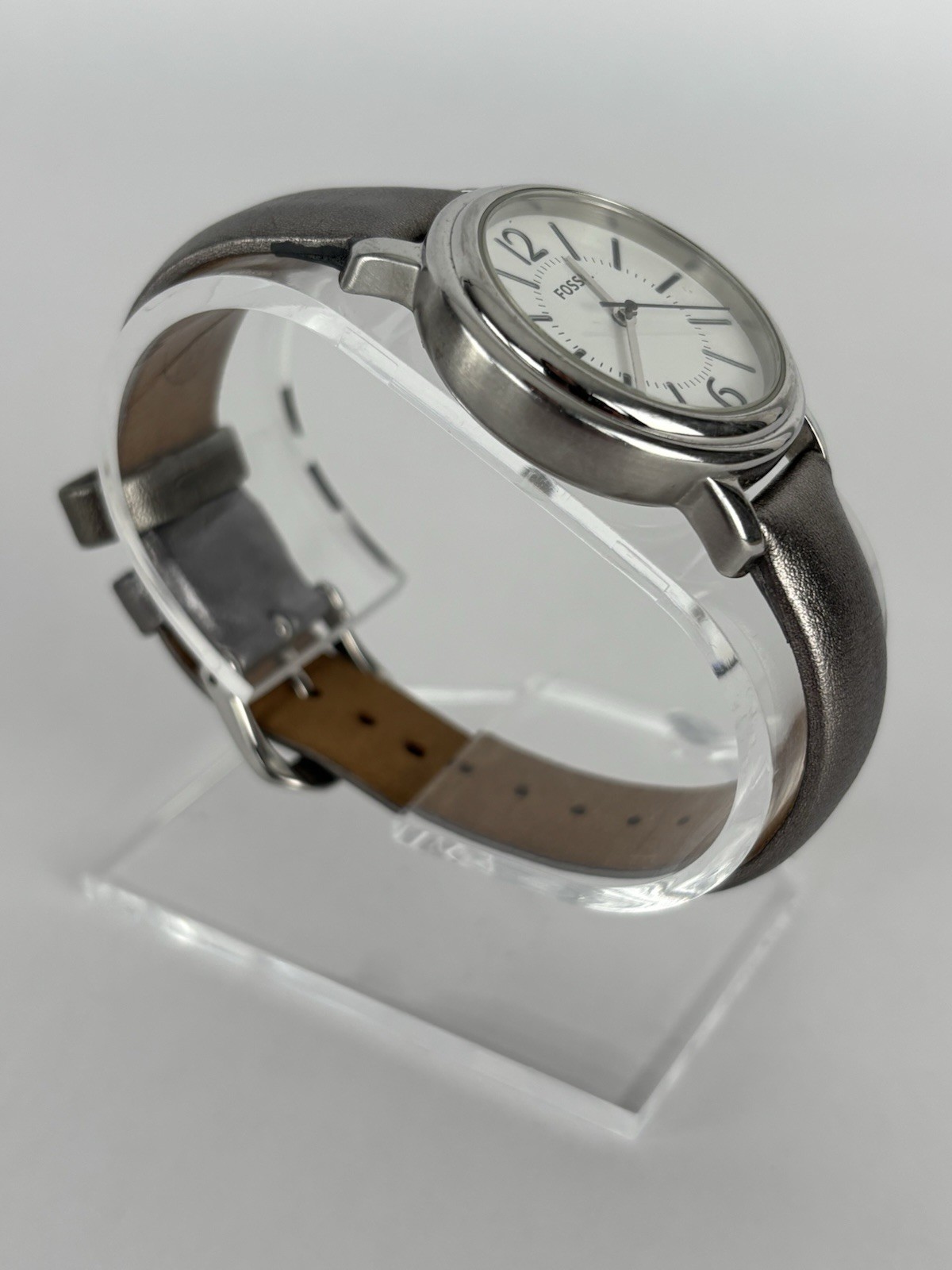 Fossil ES-2706 30mm Silver Tone Quartz Watch w/Silver Leather Band & New Battery