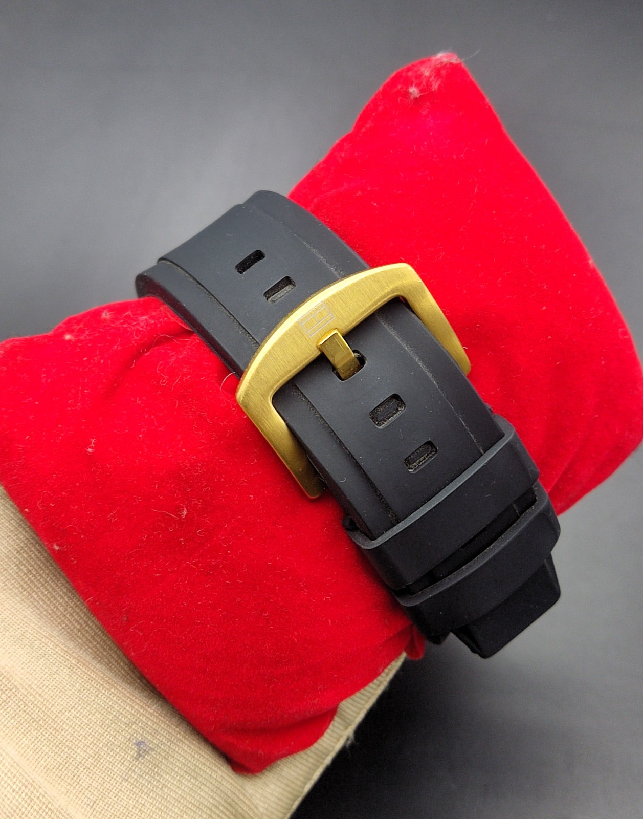 #Refurbished Amazing Tommy Hilfiger Gold Plated Automatic Men’s Wrist Watch