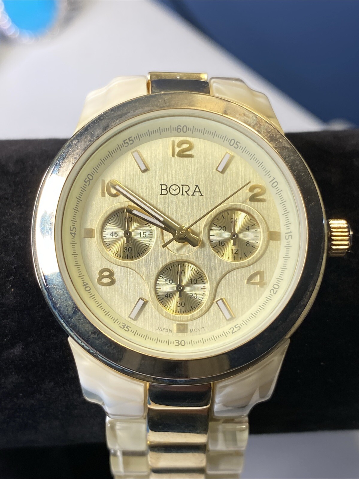 Bora Shell Like Band New Battery Gold Tone Japan Movement
