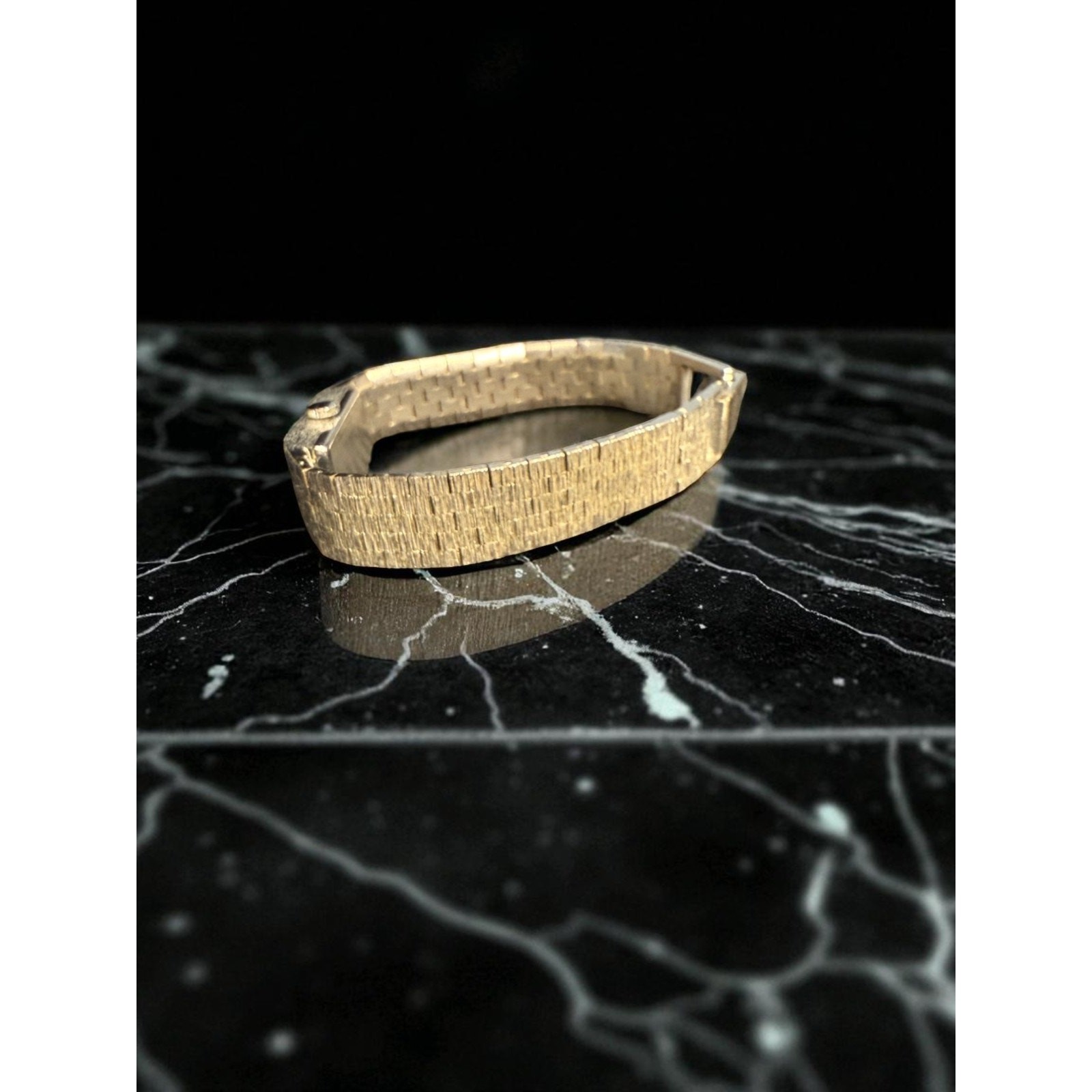 Austin Vintage 17 Jewel Hand-Wound Watch – Textured Bracelet – Running, Cleaned