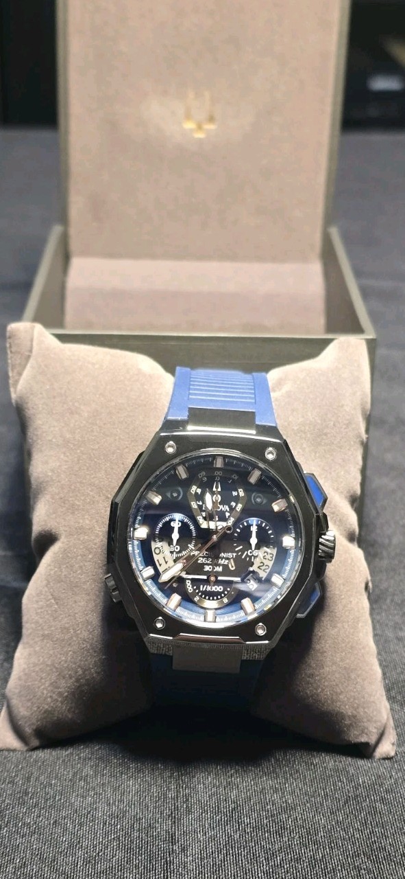Bulova mens watch 98B357 Precisionist
