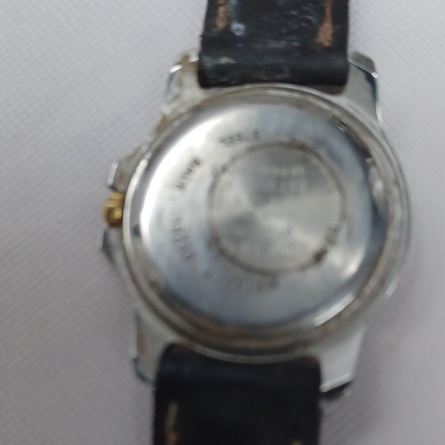 Details Quartz Analog Wristwatch White Dial Arabic Silver Case Black Leather